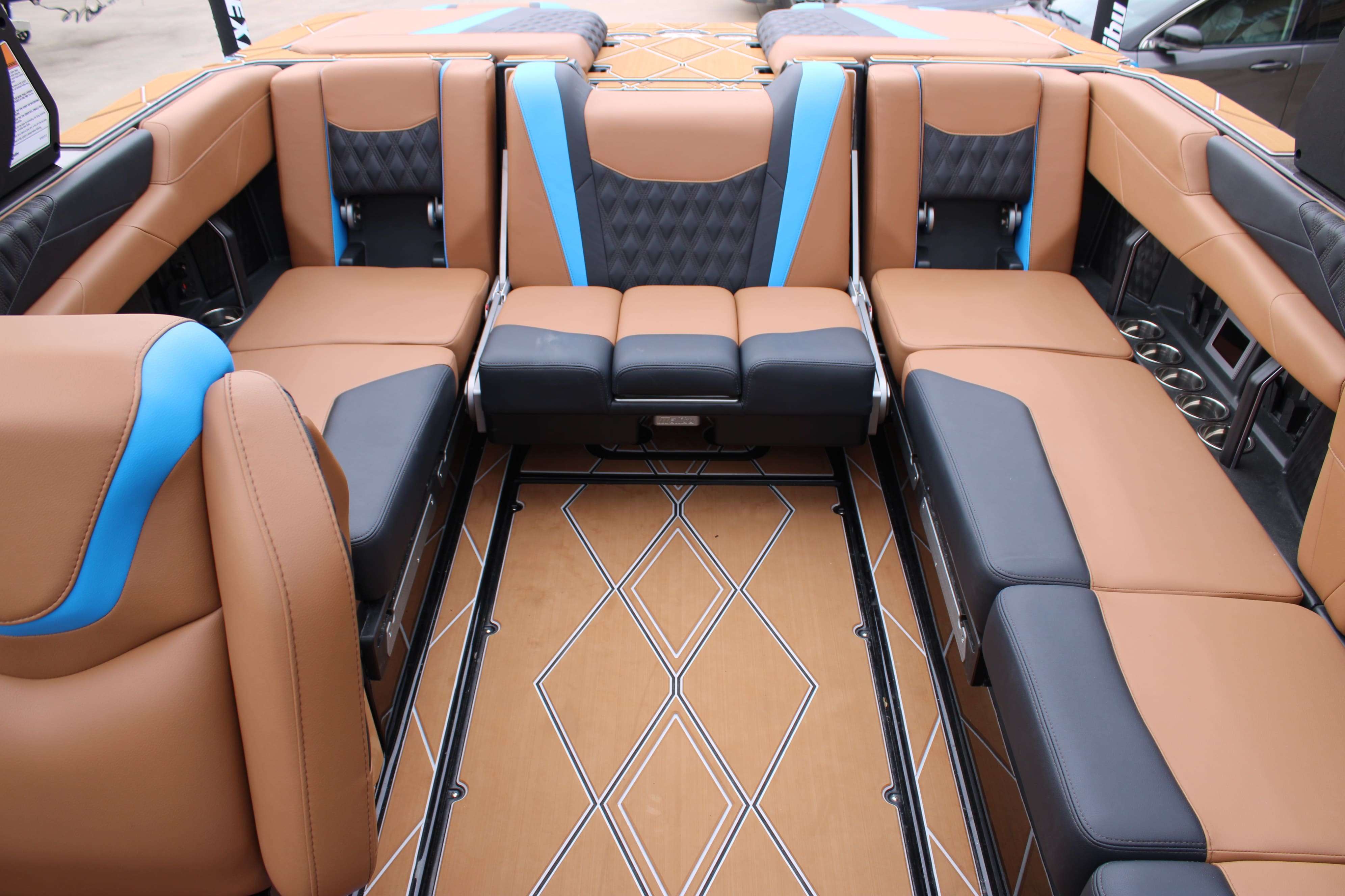 2026 Malibu Boats M242-17