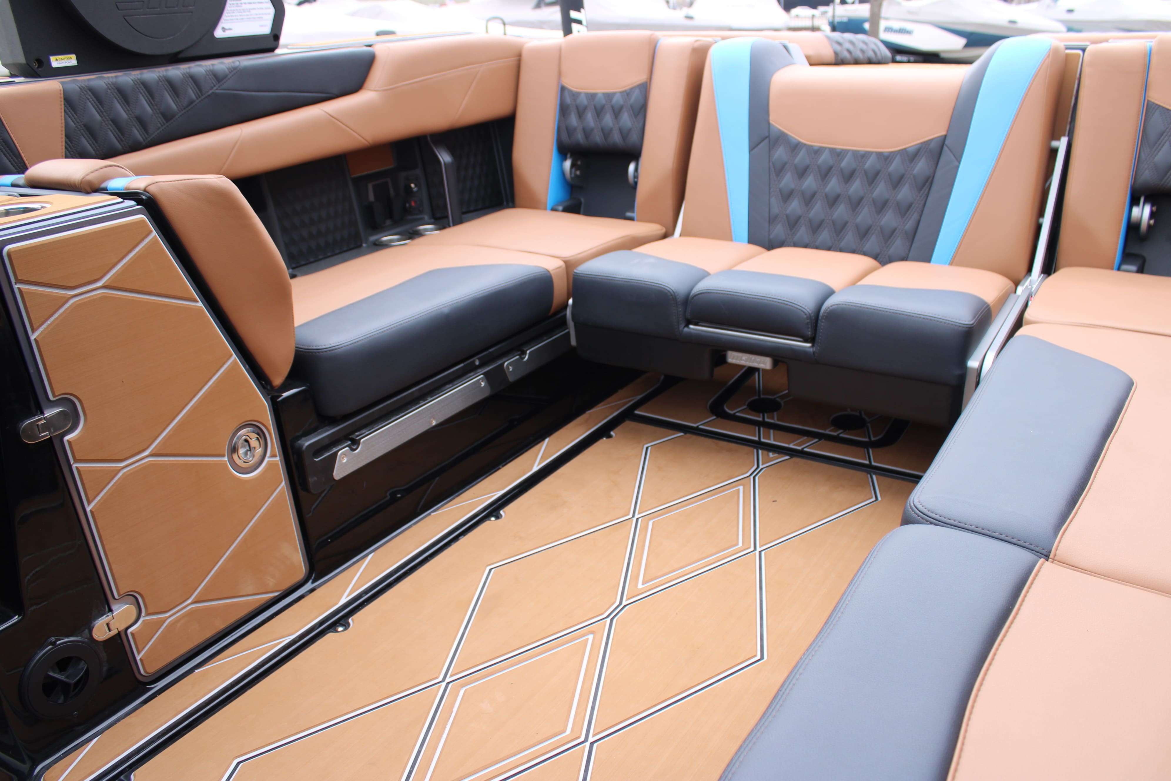 2026 Malibu Boats M242-18