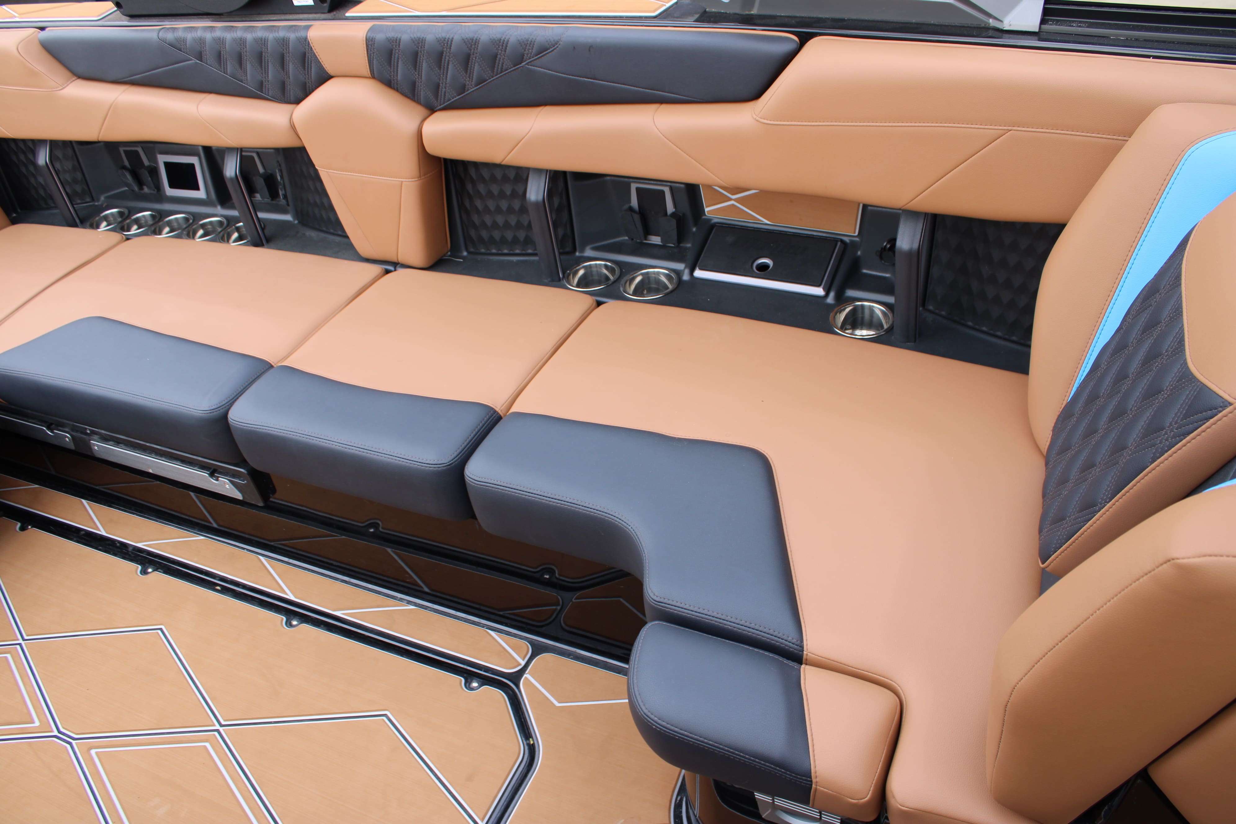 2026 Malibu Boats M242-19