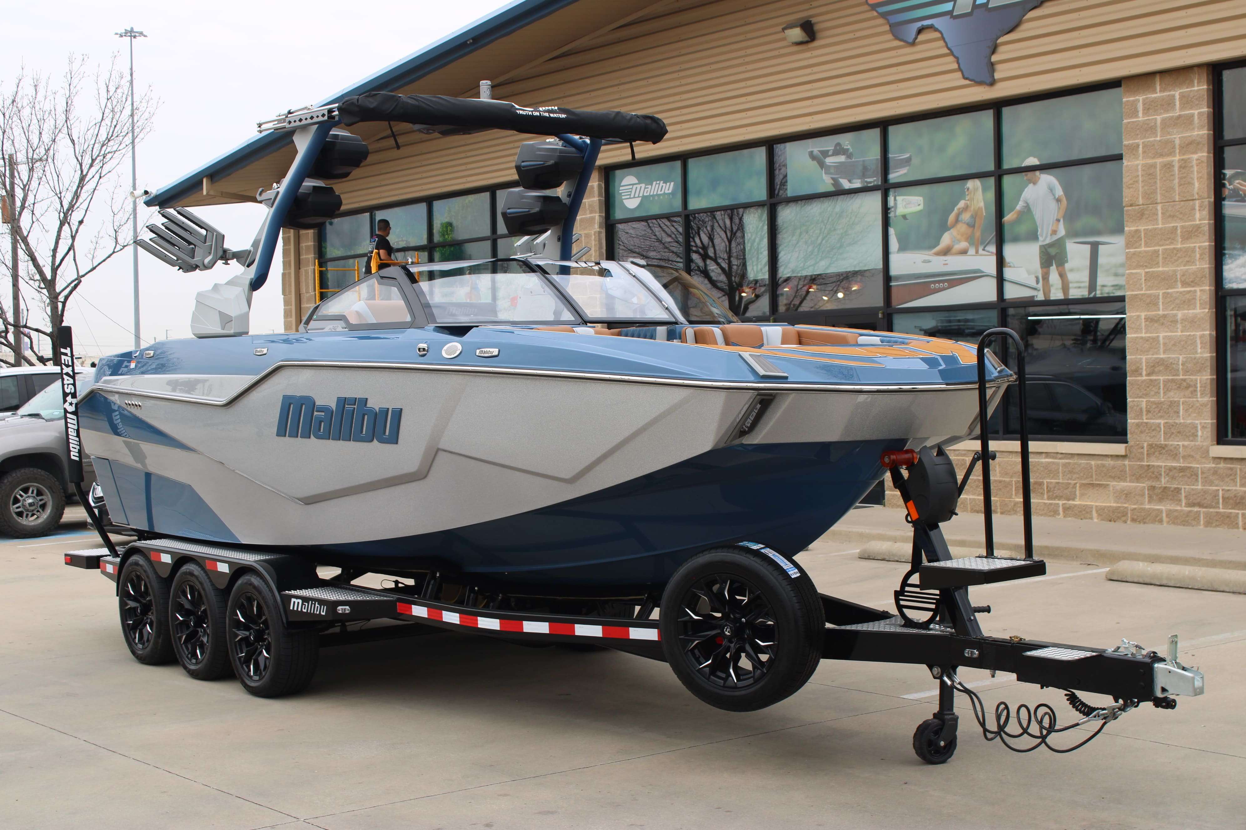 2026 Malibu Boats M242-2