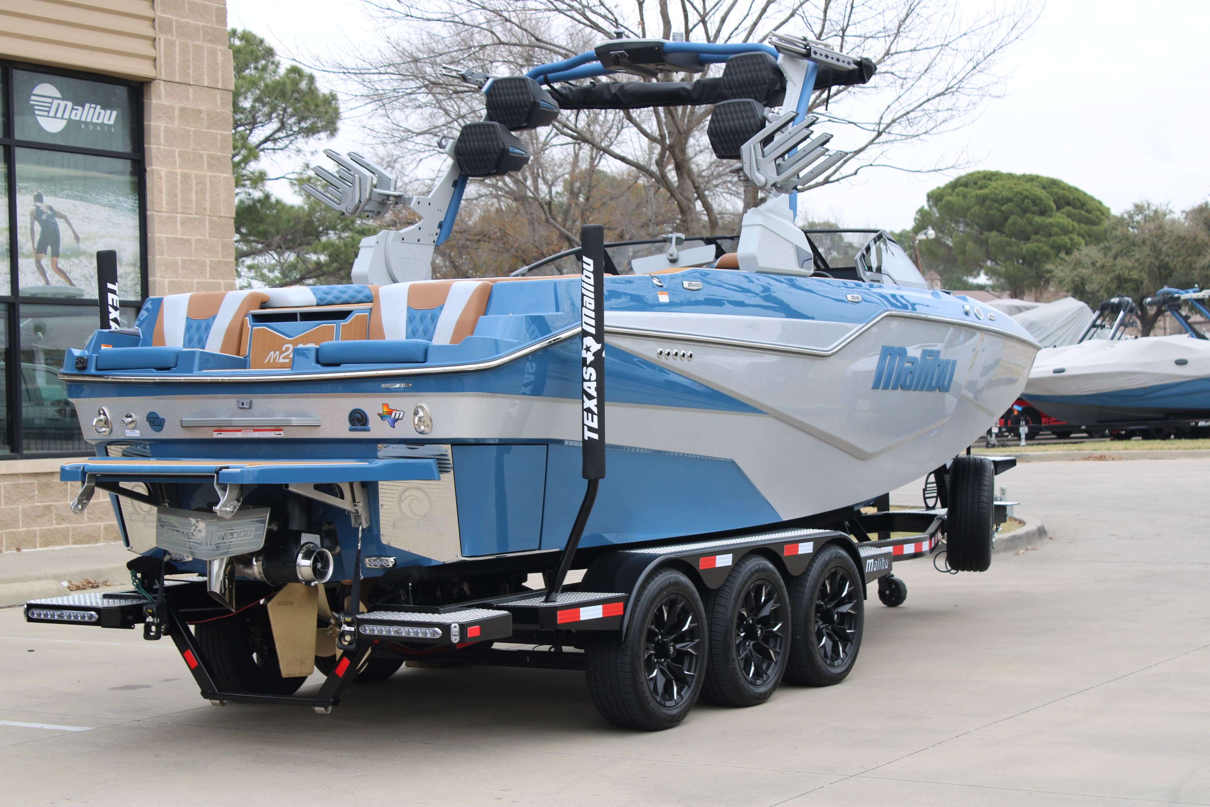 2026 Malibu Boats M242-8