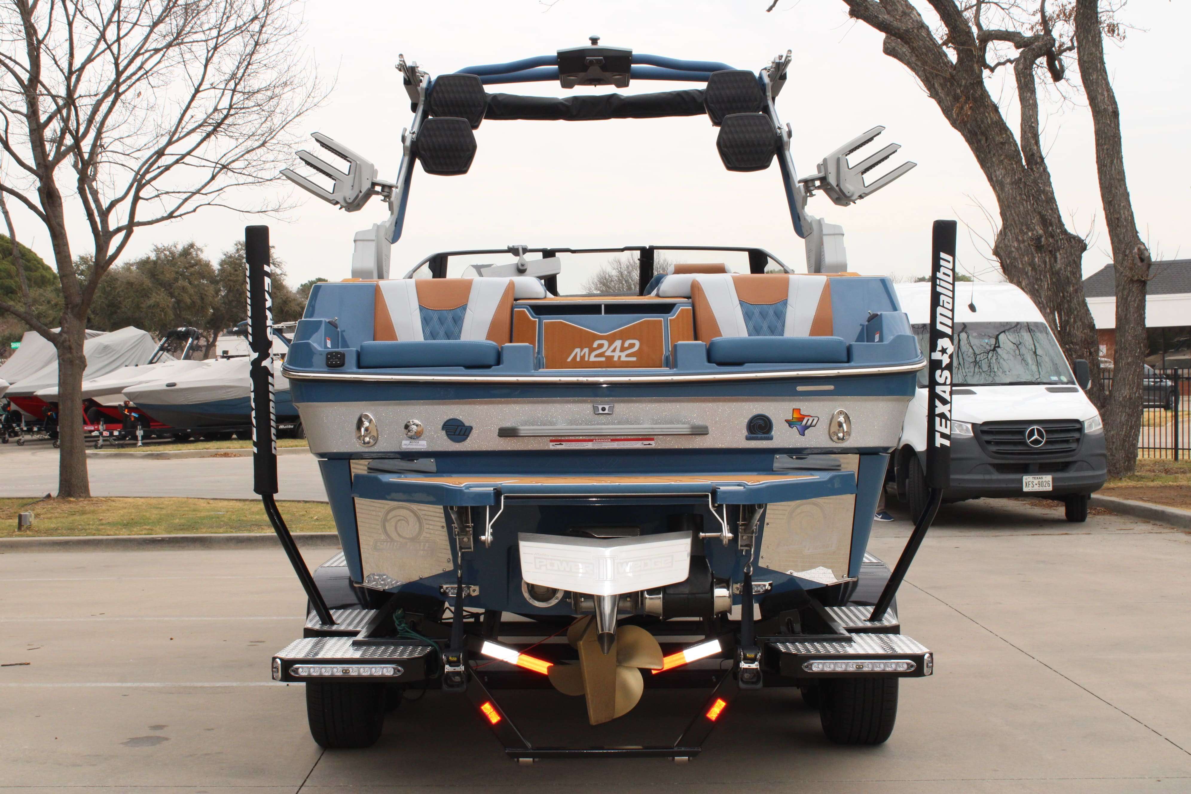 2026 Malibu Boats M242-7