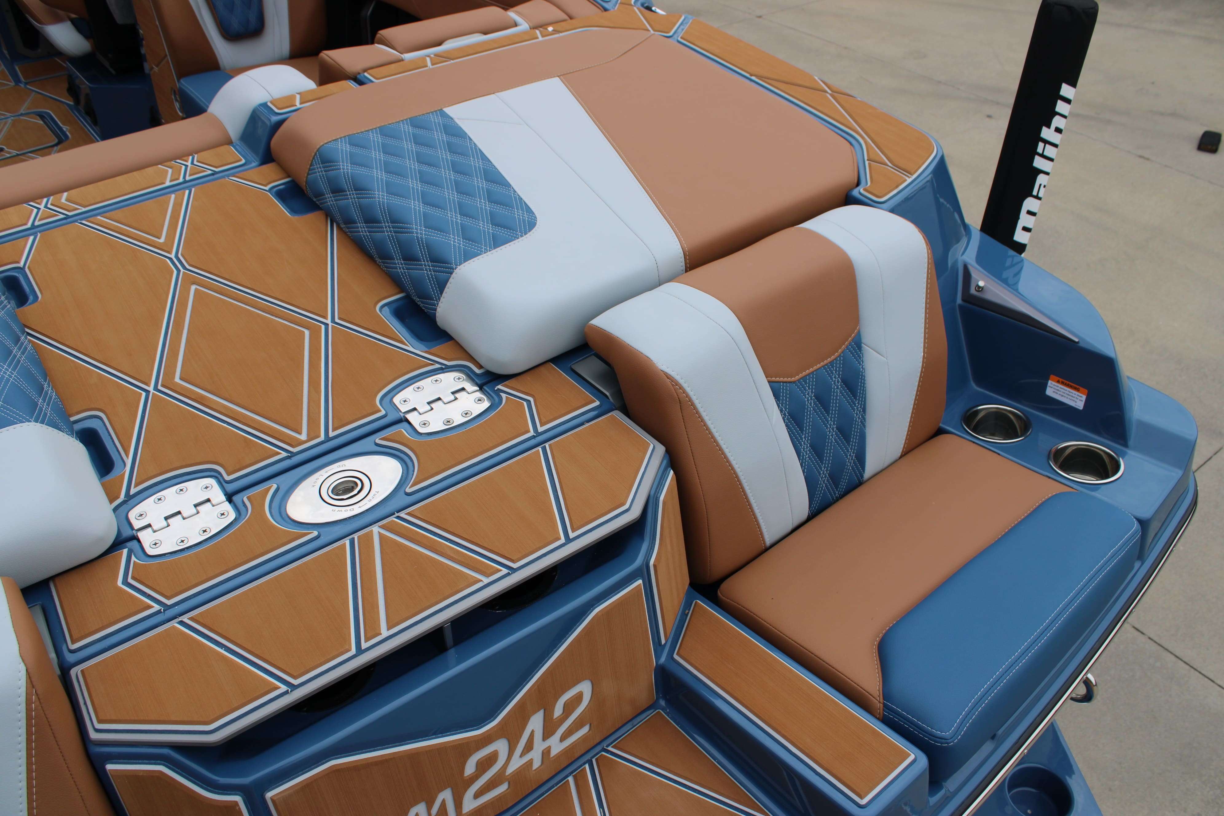 2026 Malibu Boats M242-11