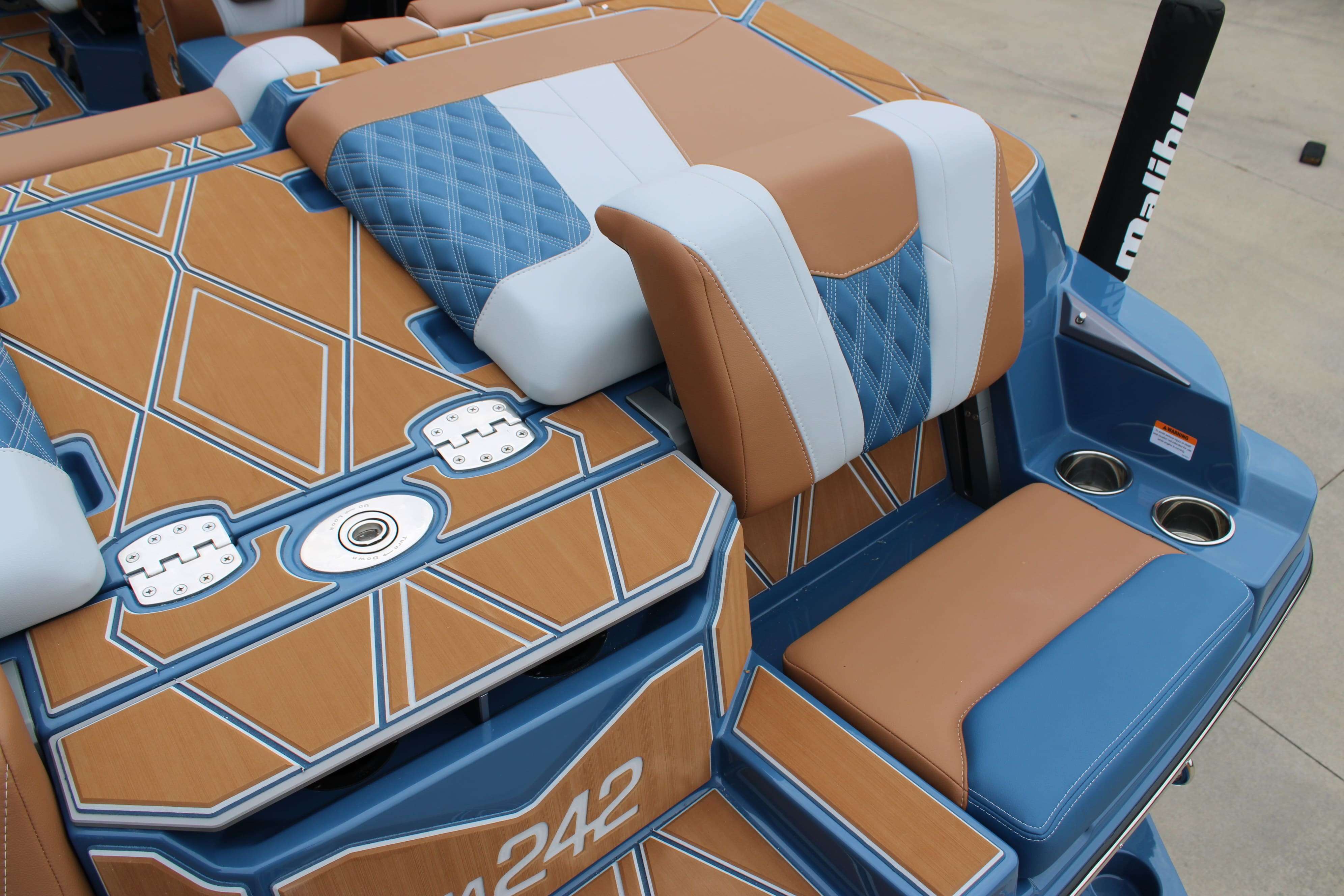 2026 Malibu Boats M242-12