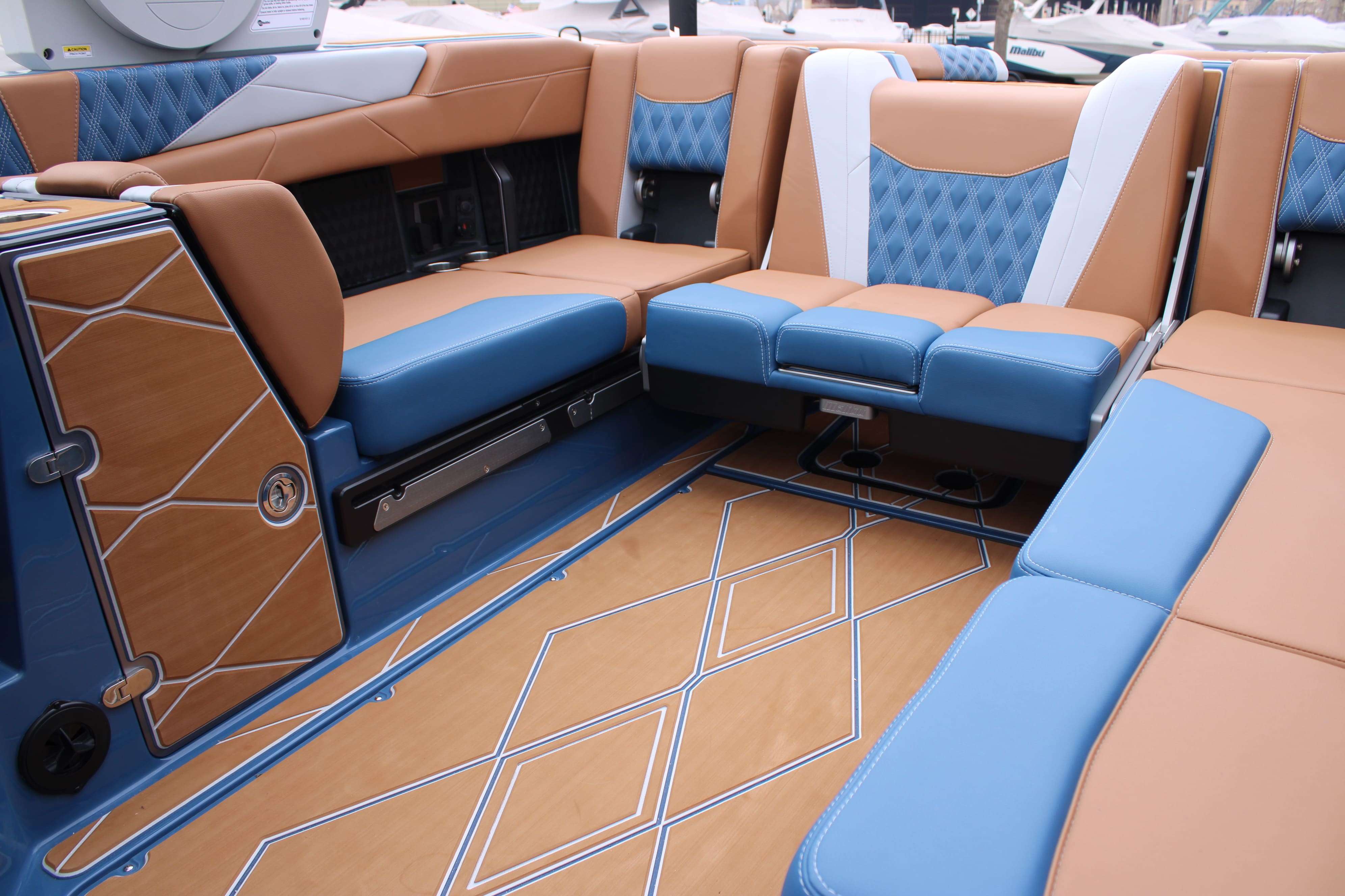 2026 Malibu Boats M242-18