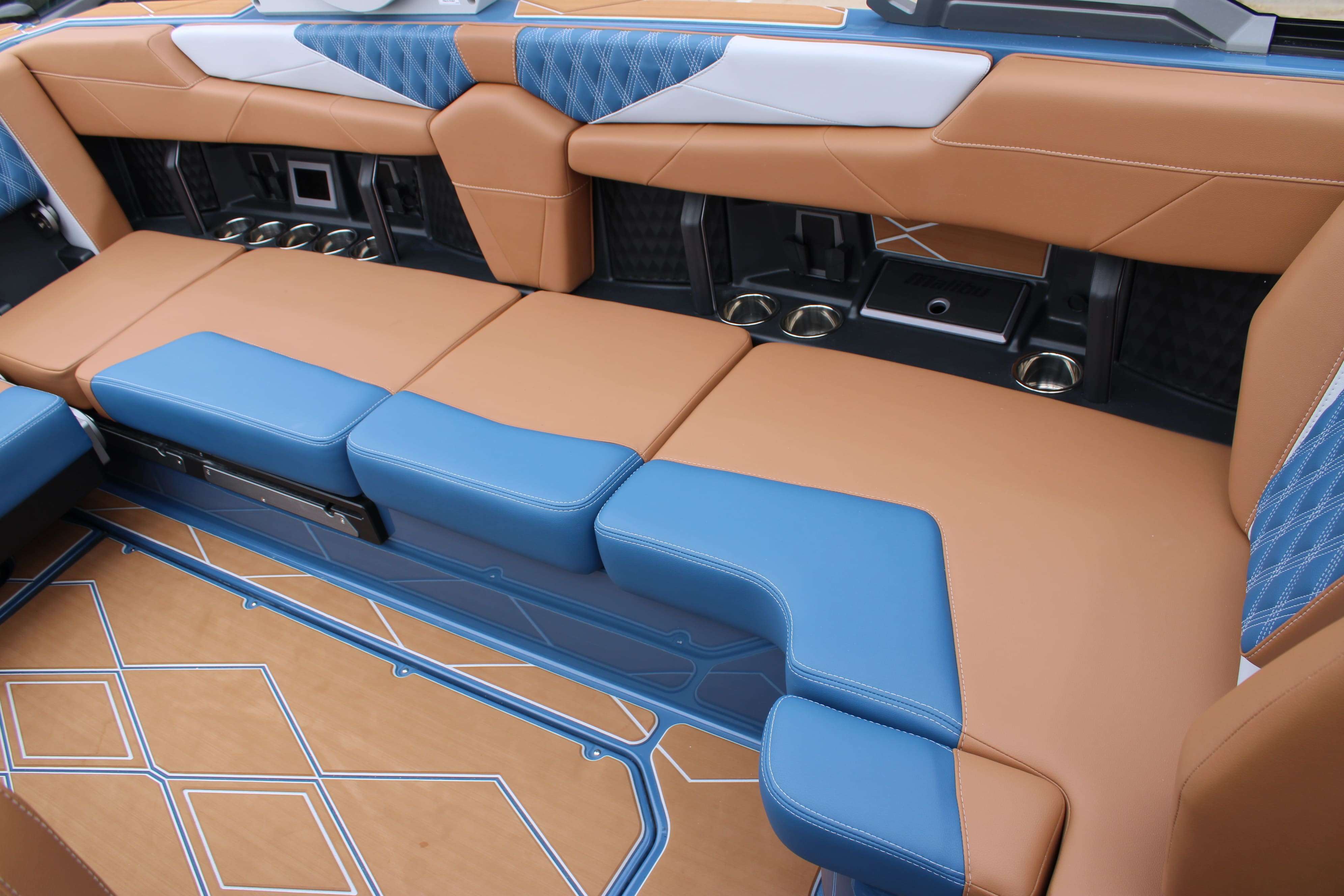 2026 Malibu Boats M242-19