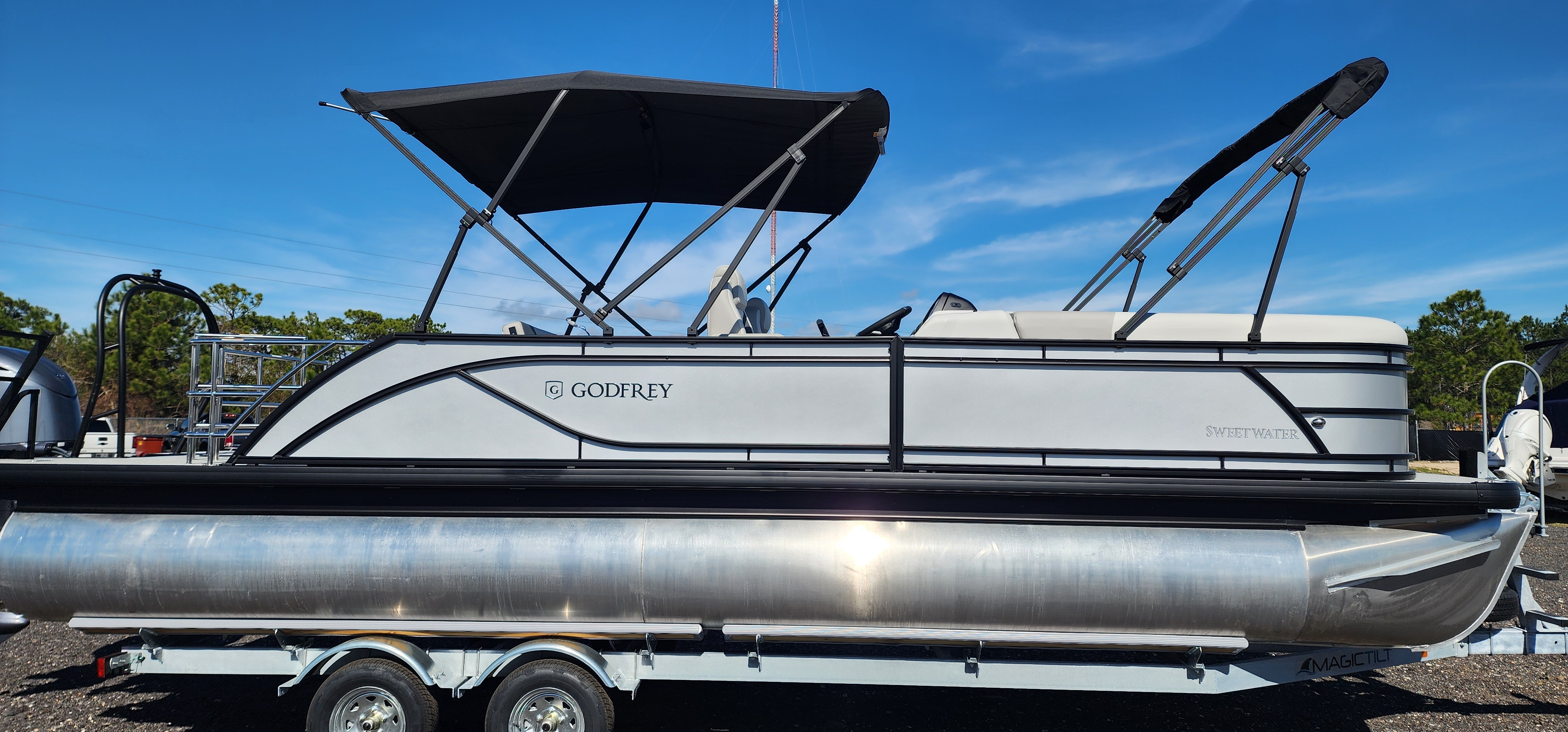 2026 Godfrey pontoons Sweetwater Lounge 2286 SFLC