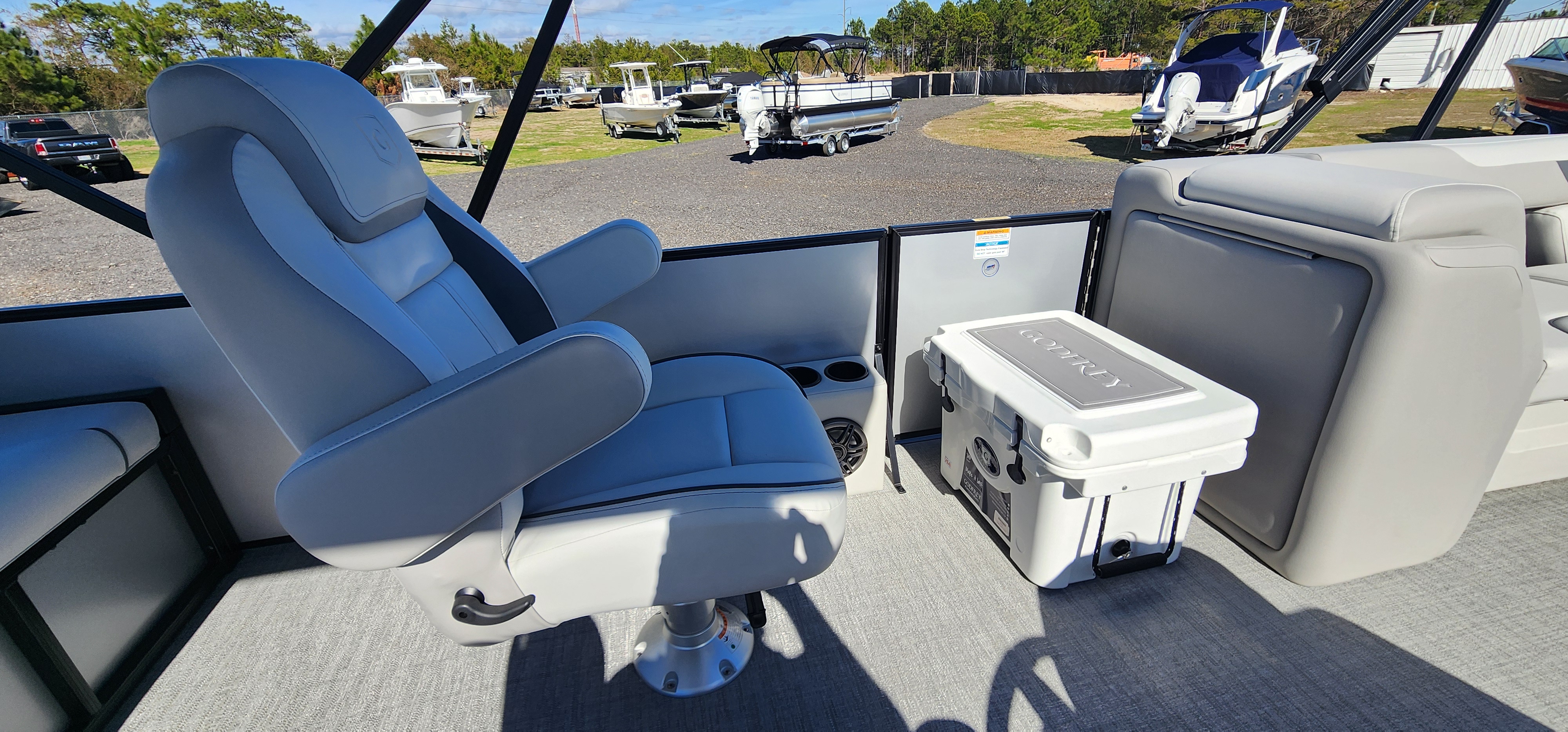 2026 Godfrey pontoons Sweetwater Lounge 2286 SFLC