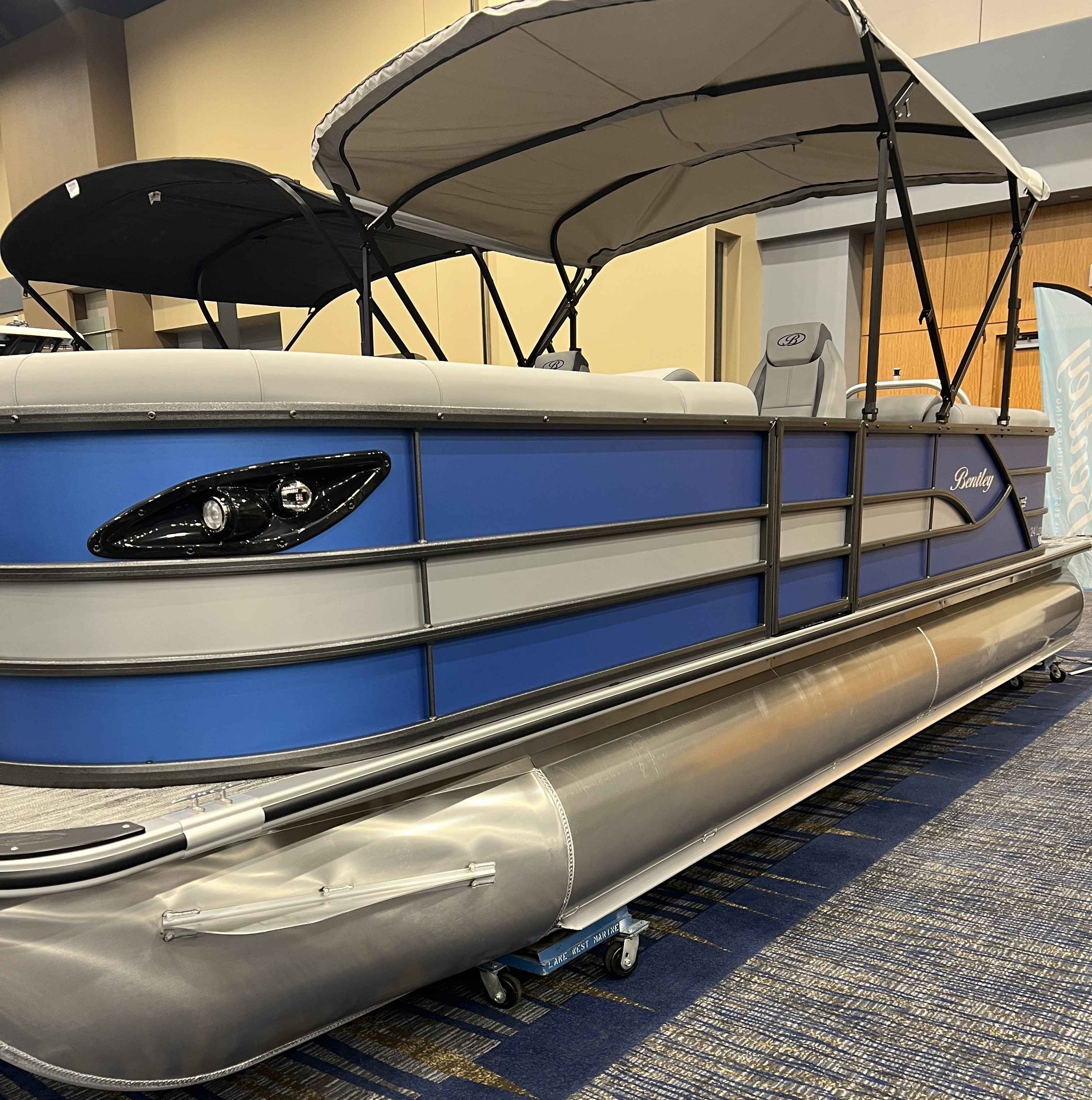 2026 Bentley Legacy 243 Navigator