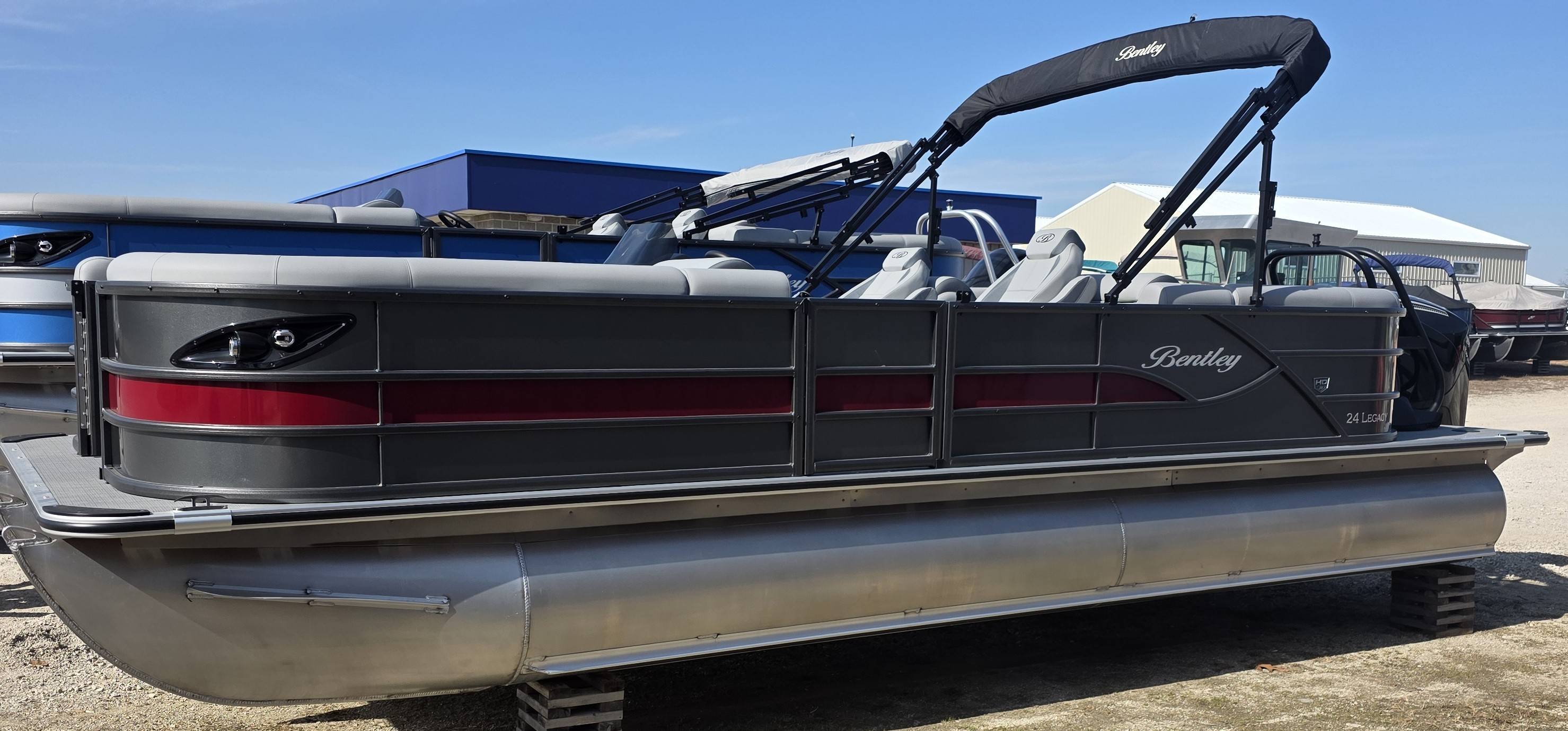 2026 Bentley 2026  Legacy 243 Navigator