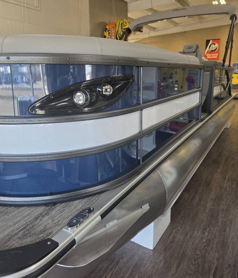 2026 Bentley Legacy 243 Navigator