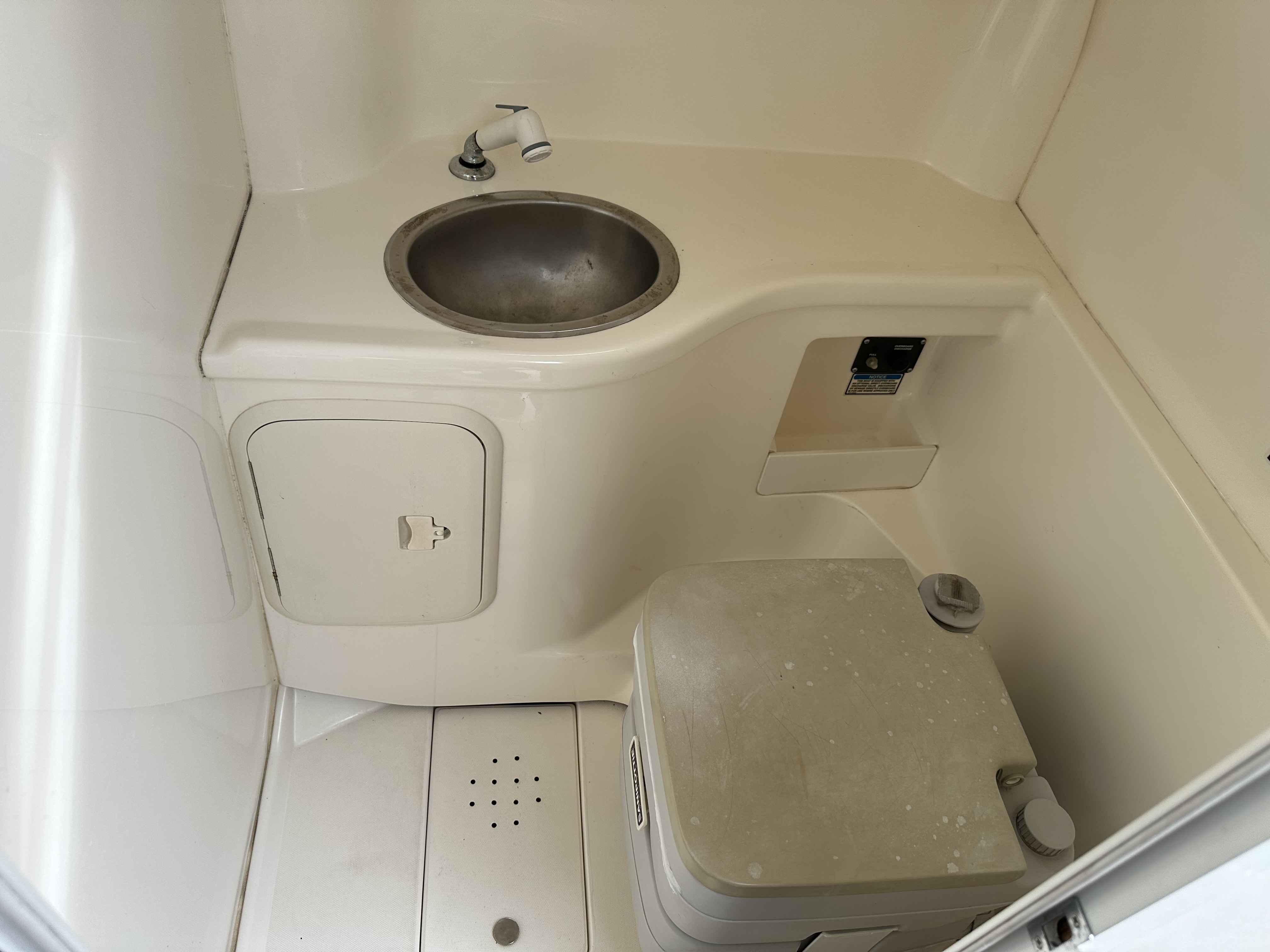 2001 Boston whaler 26 Conquest-10