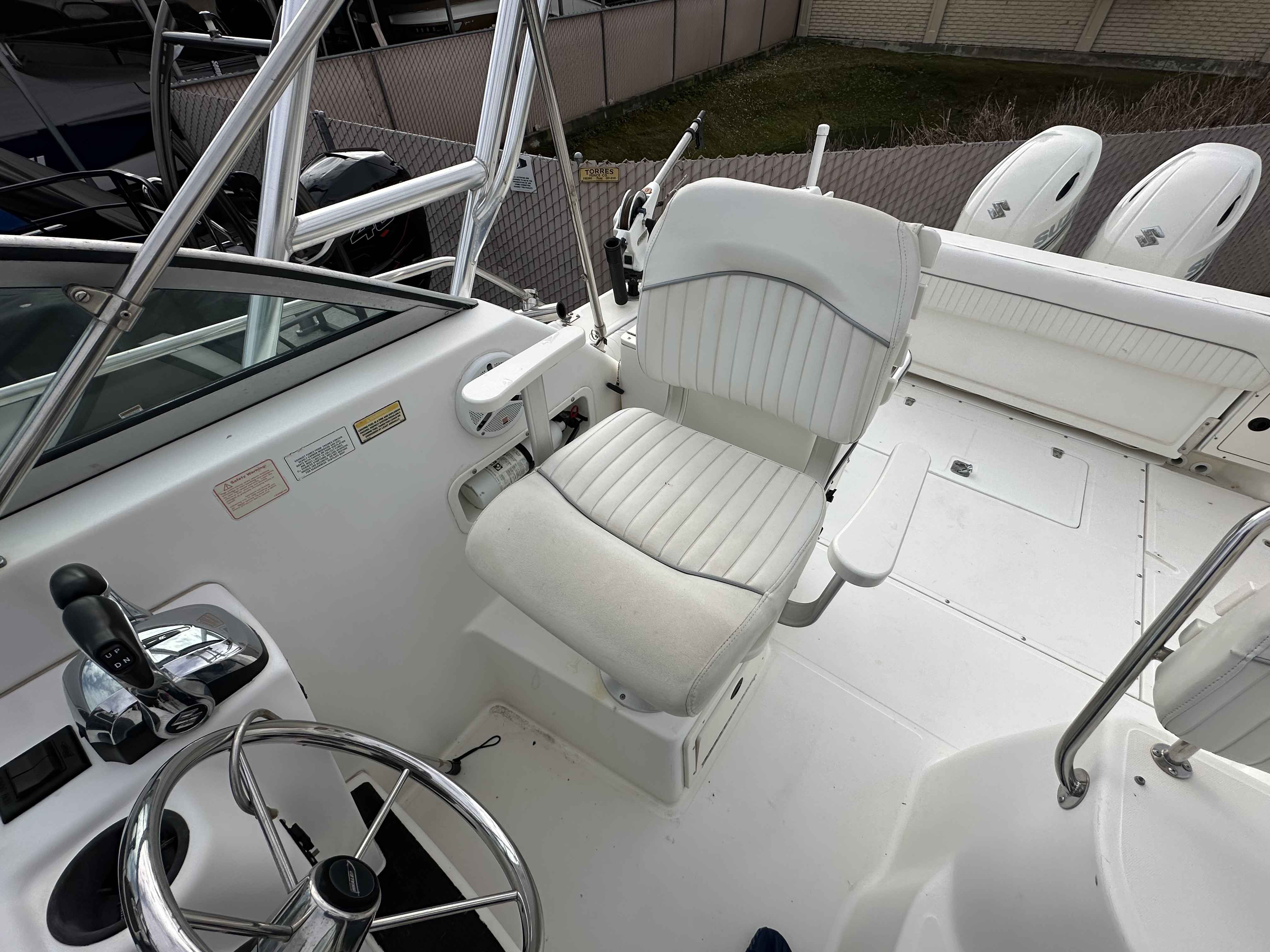 2001 Boston whaler 26 Conquest-12