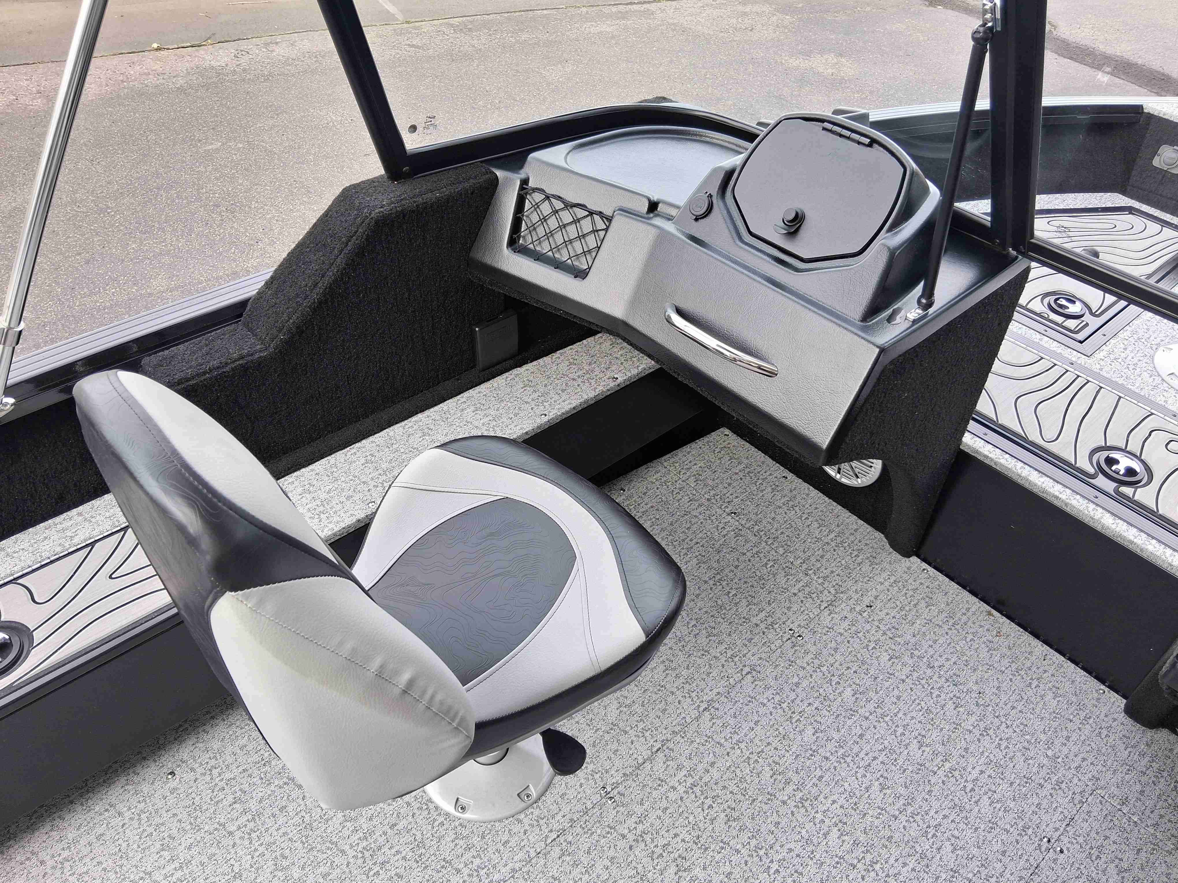   2025 Smokercraft Excursion 176 DC Contour Edition-14