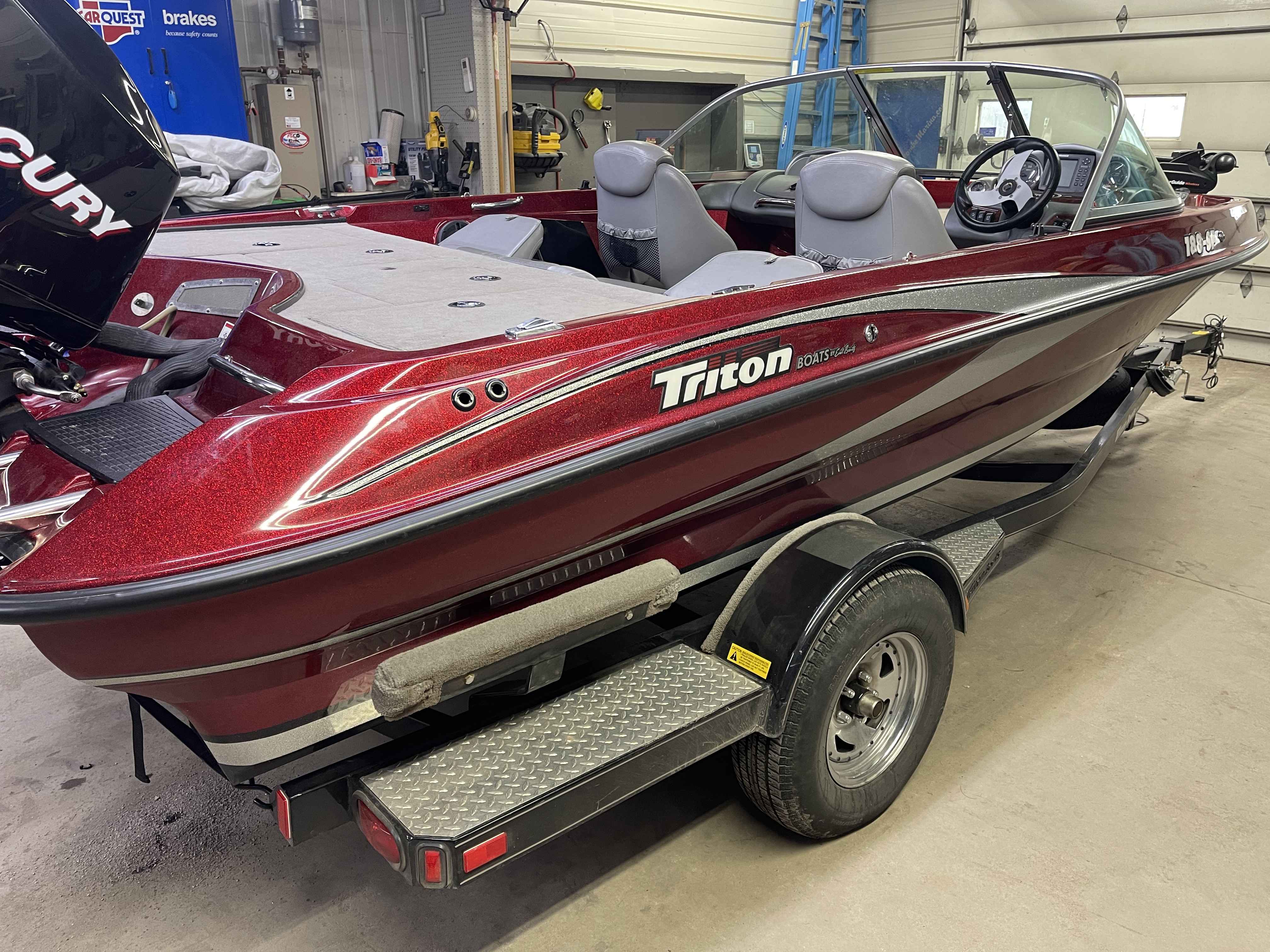 boat-carouselImage-image