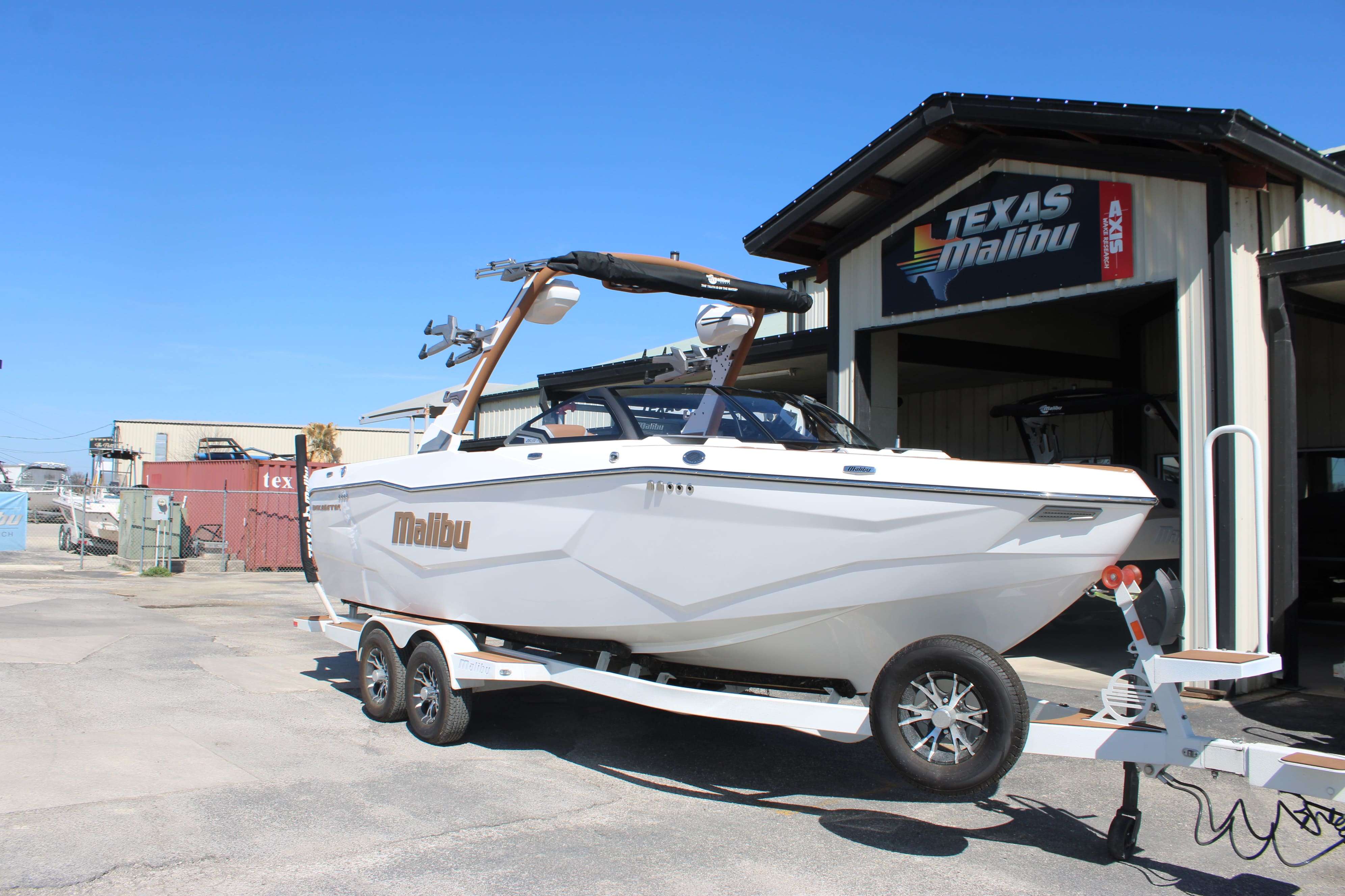 2026 Malibu Boats Wakesetter 25 LSV-2