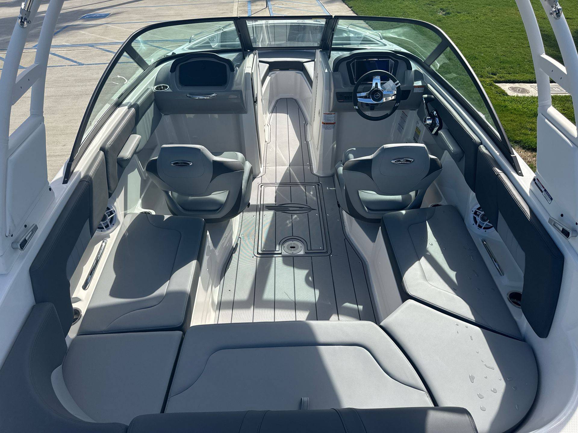 2026 Chaparral 23 SSi-11