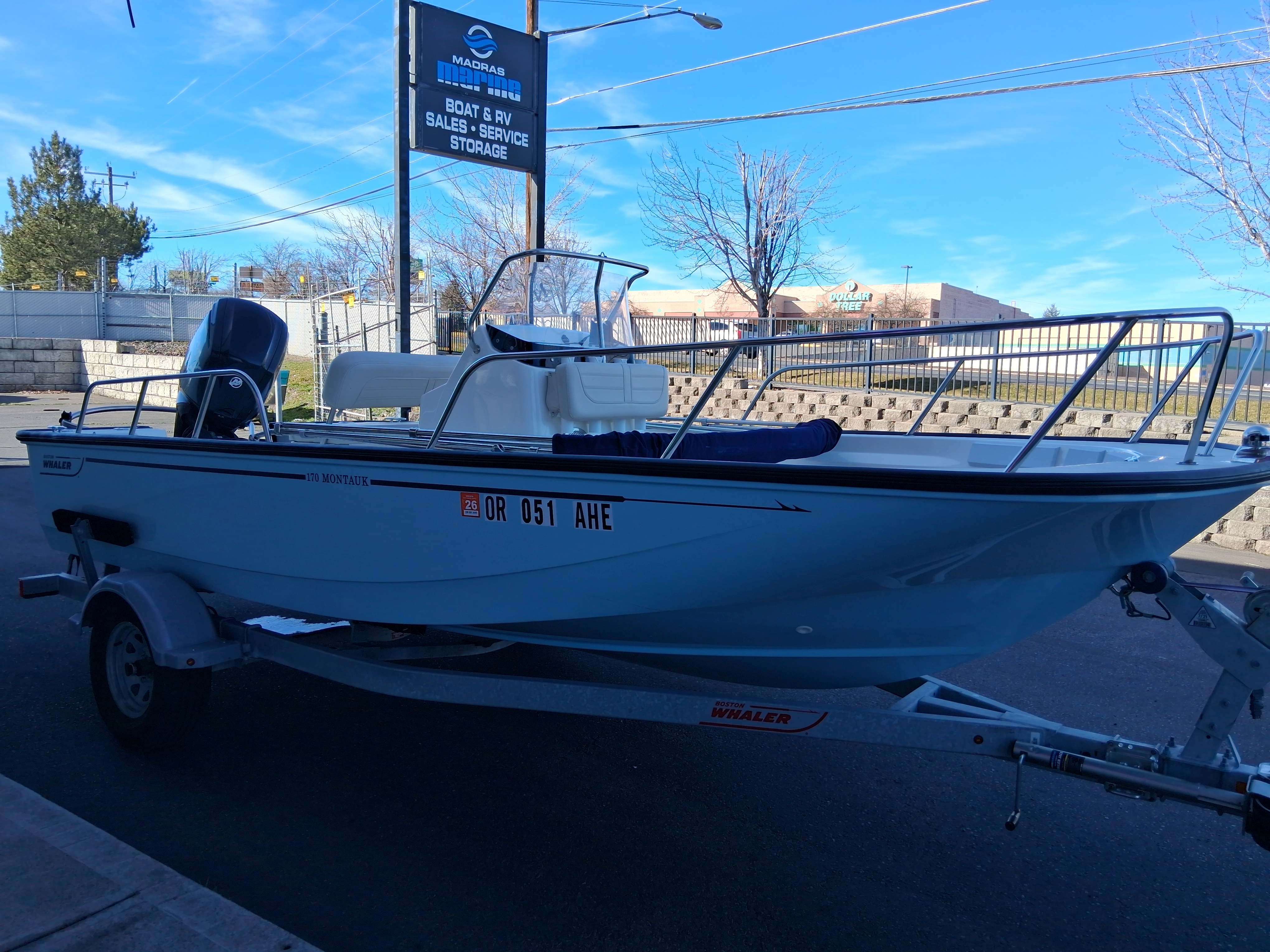  2020 Boston Whaler 170 Montauk-7