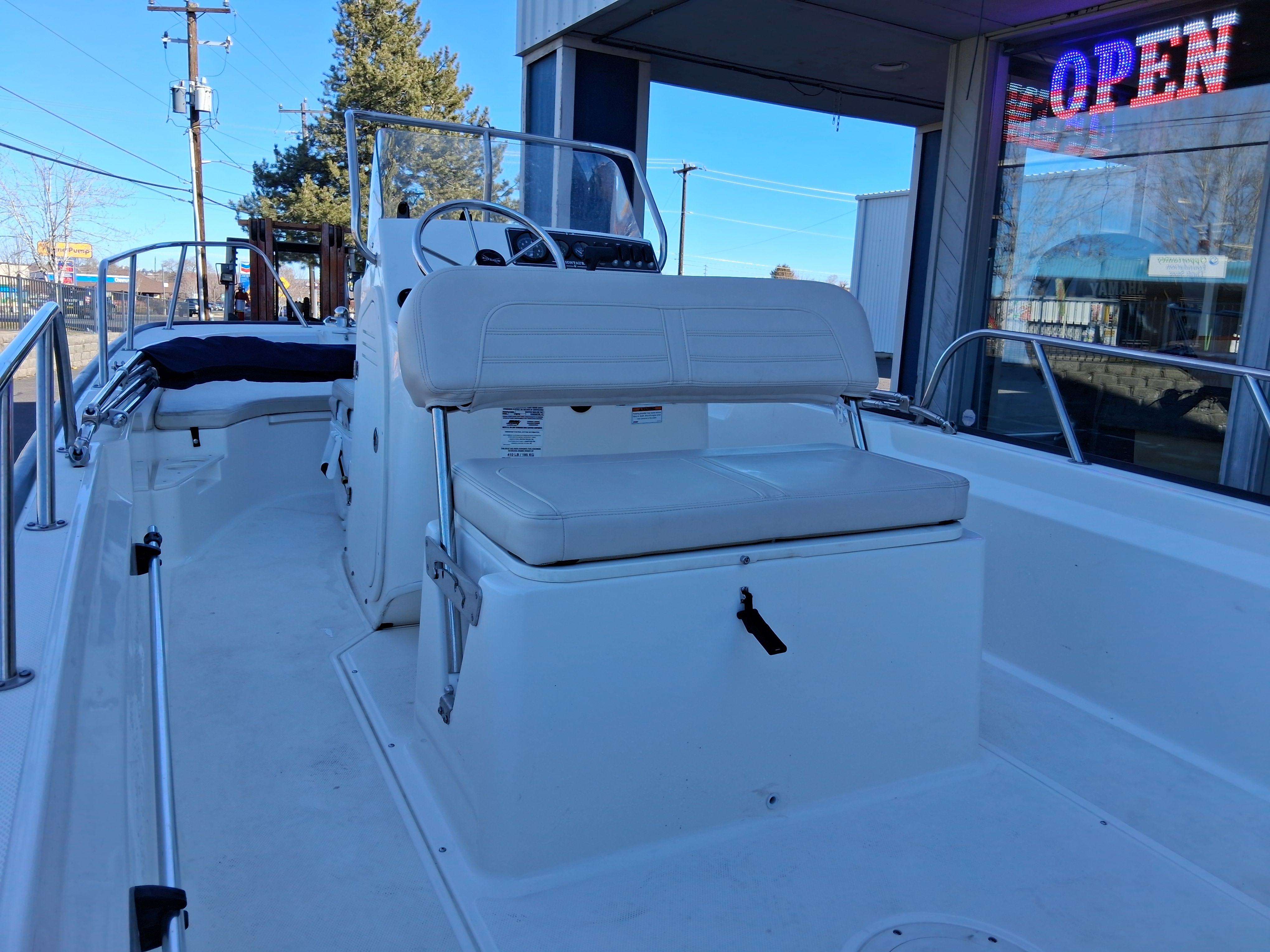   2020 Boston Whaler 170 Montauk-10