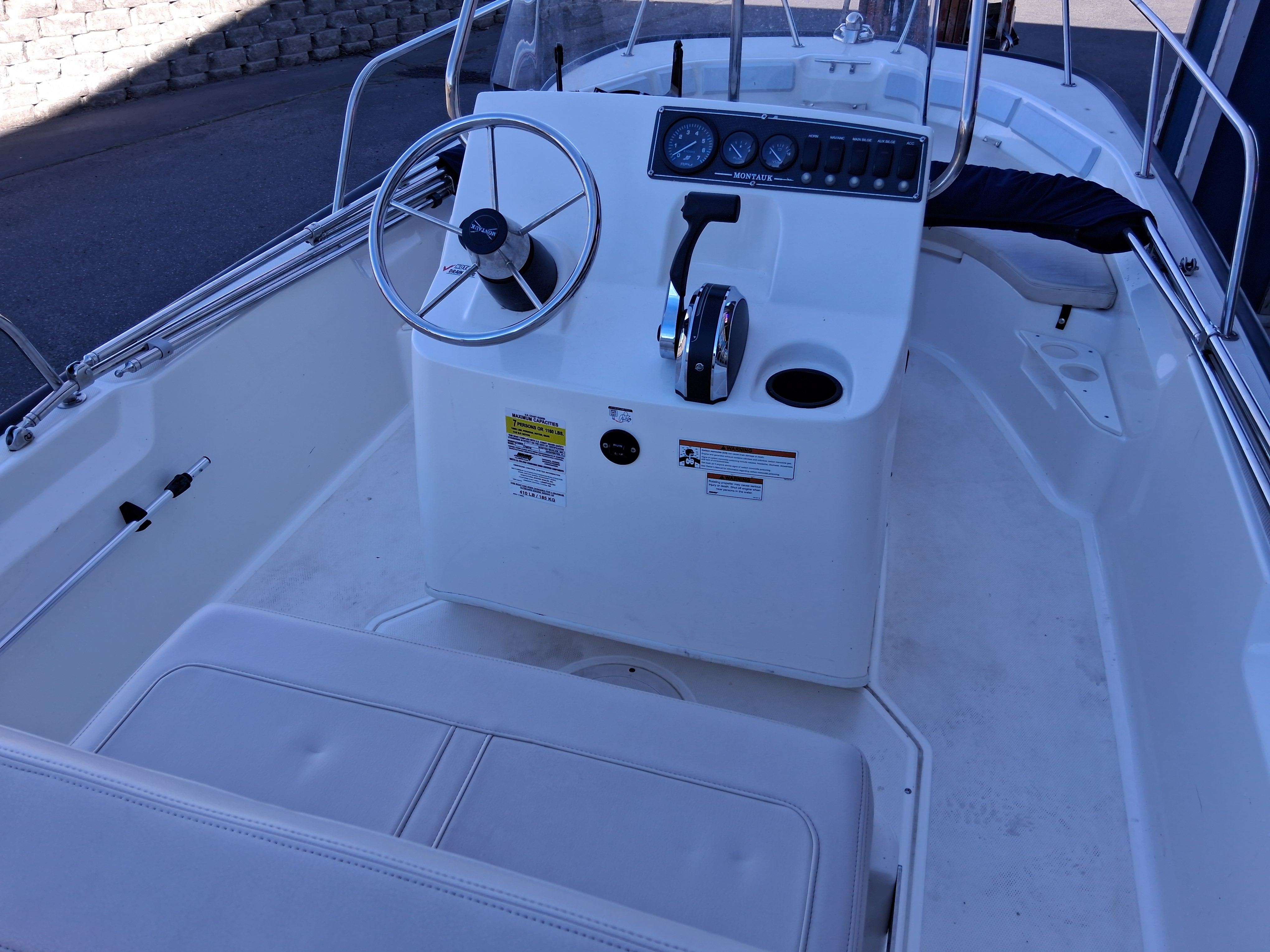   2020 Boston Whaler 170 Montauk-13