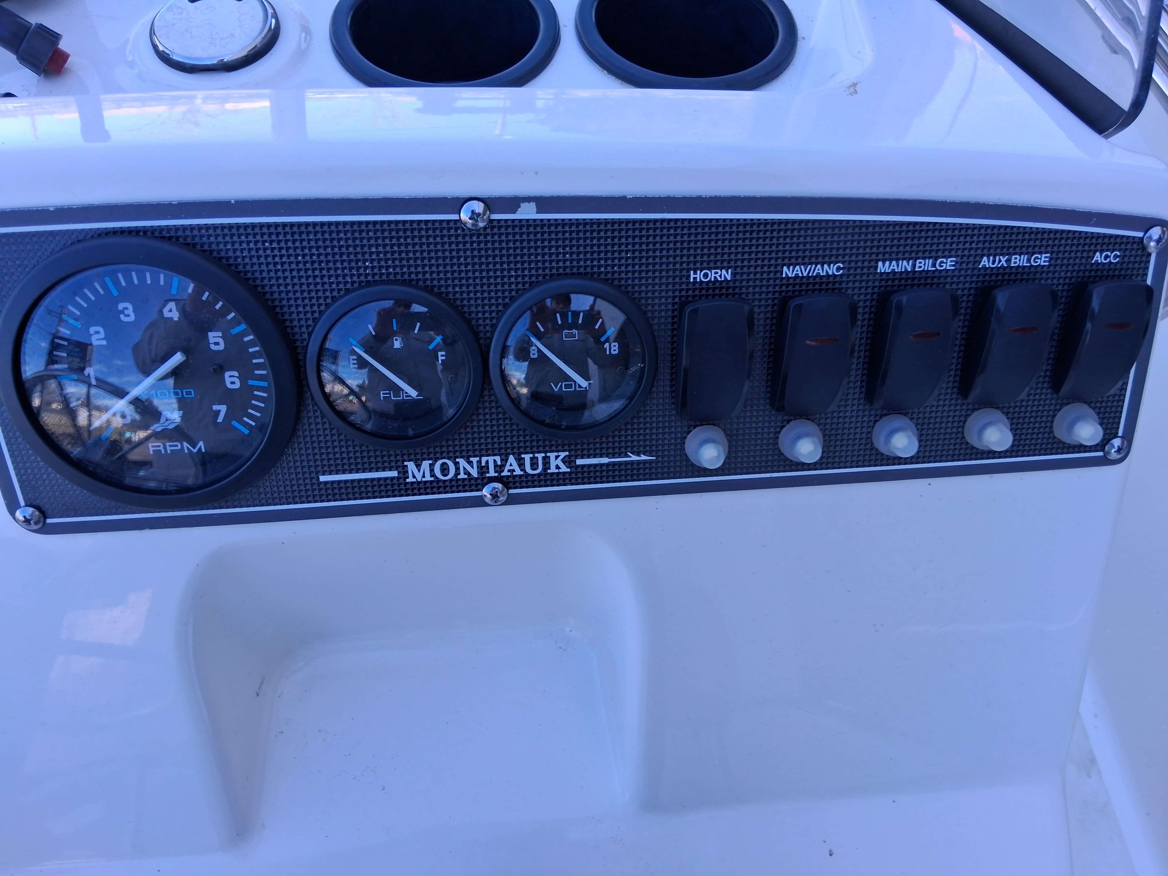   2020 Boston Whaler 170 Montauk-15