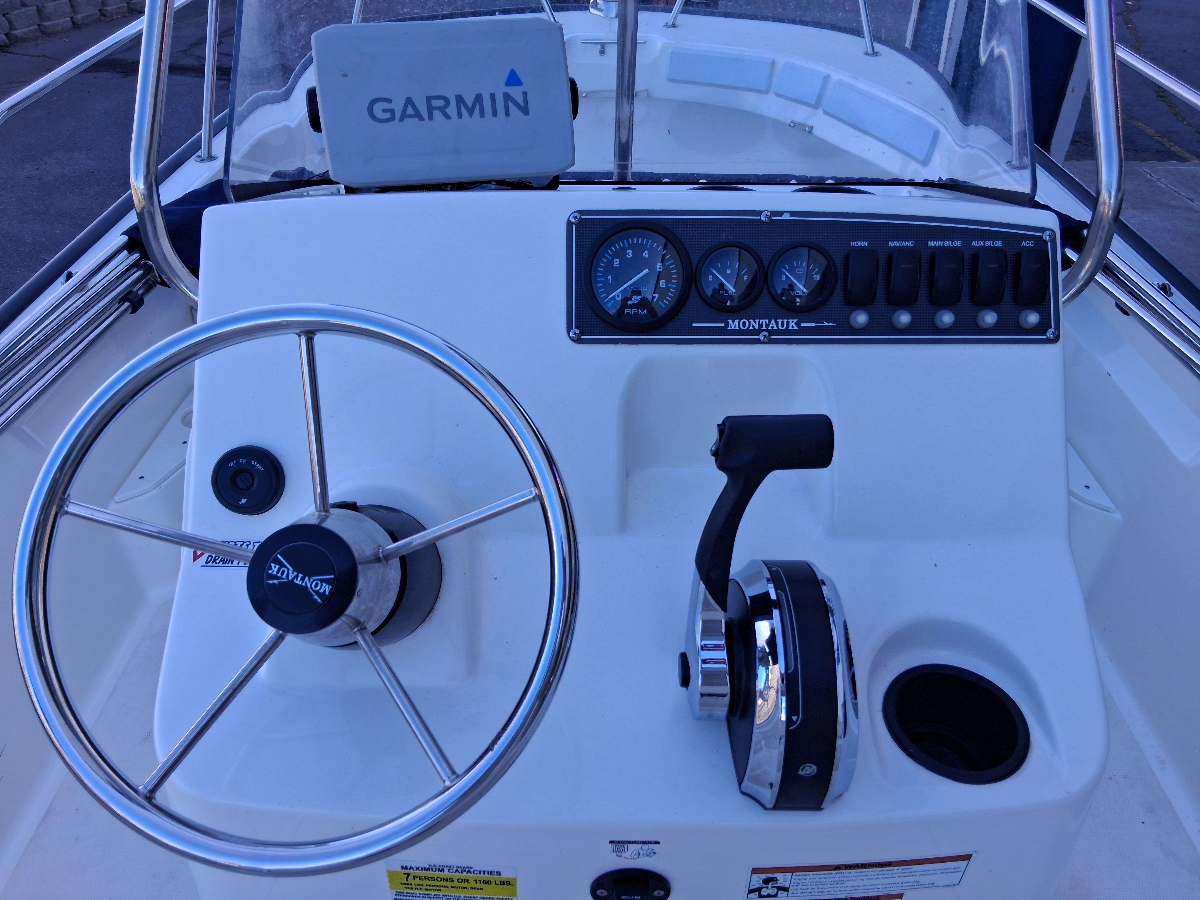   2020 Boston Whaler 170 Montauk-16