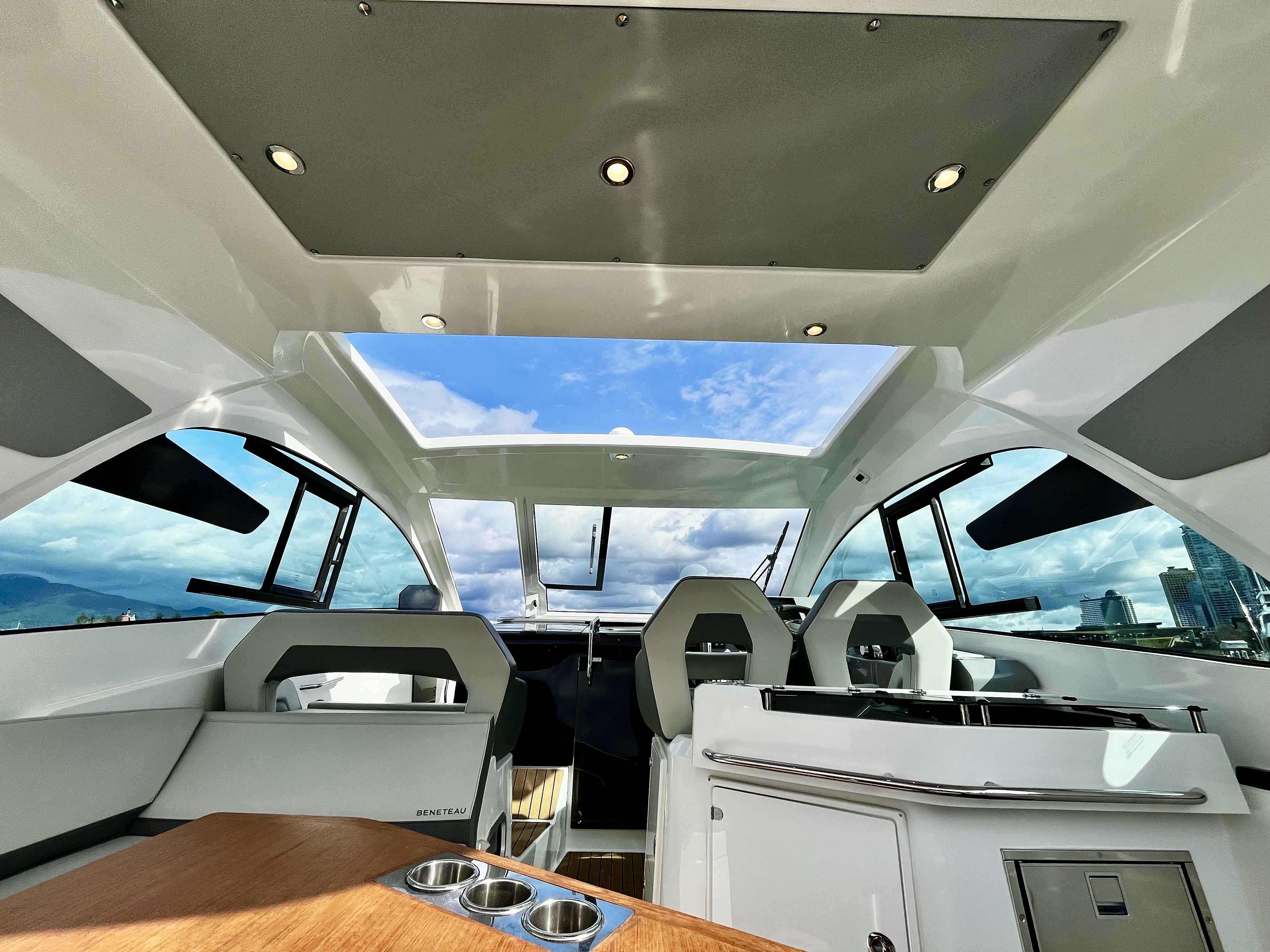 Pre-Owned 2023 Beneteau Gran Turismo 32 for Sale | Vancouver, BC | M&P Yacht Centre