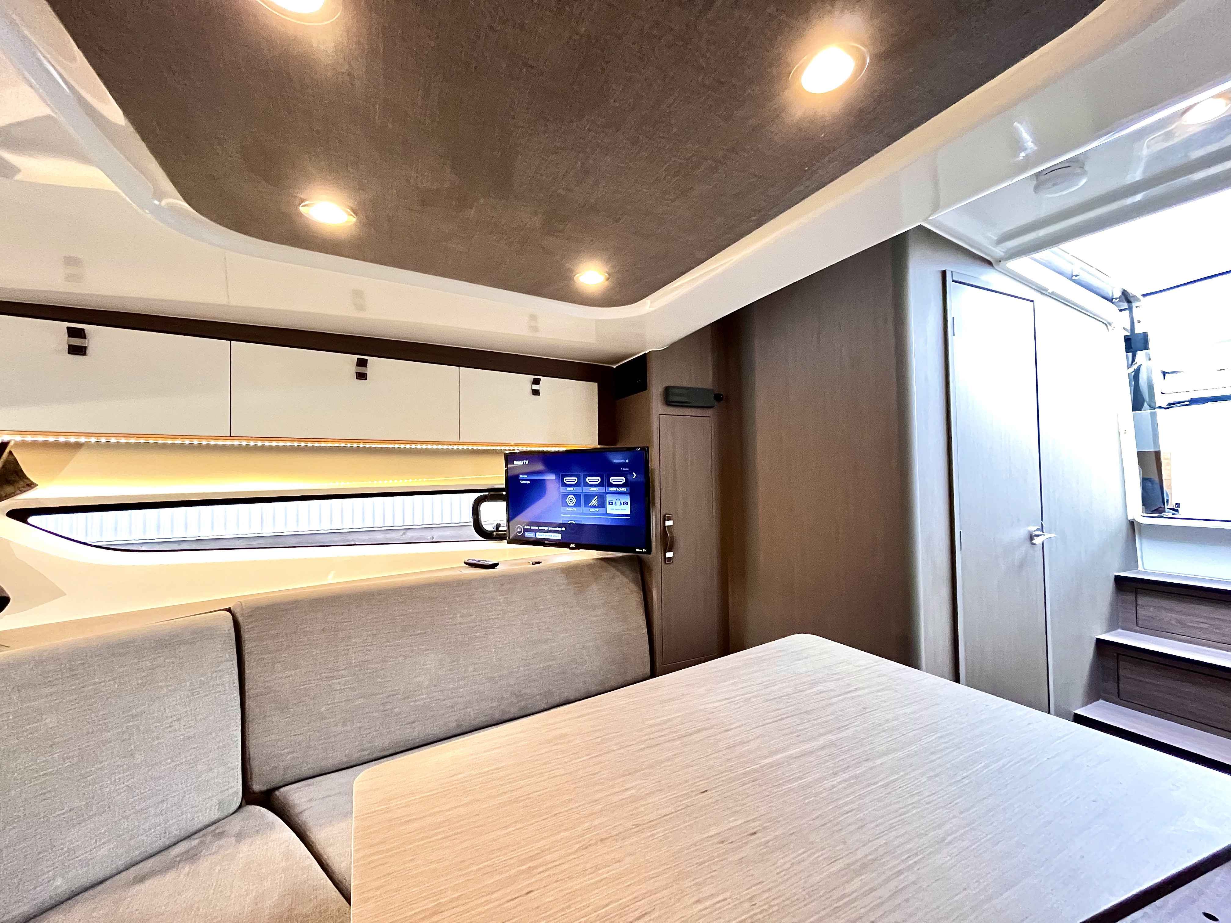 Pre-Owned 2023 Beneteau Gran Turismo 32 for Sale | Vancouver, BC | M&P Yacht Centre