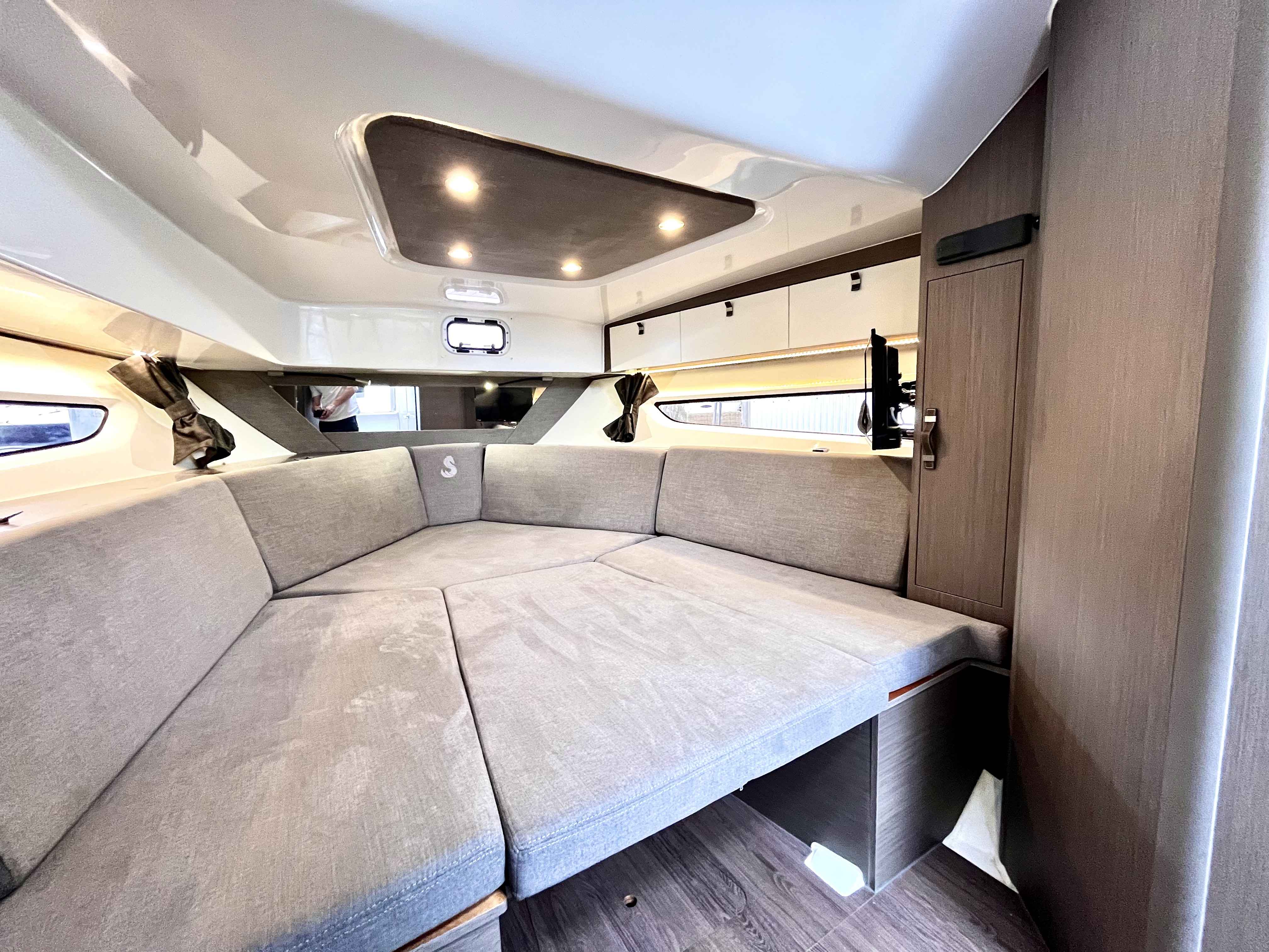 Pre-Owned 2023 Beneteau Gran Turismo 32 for Sale | Vancouver, BC | M&P Yacht Centre