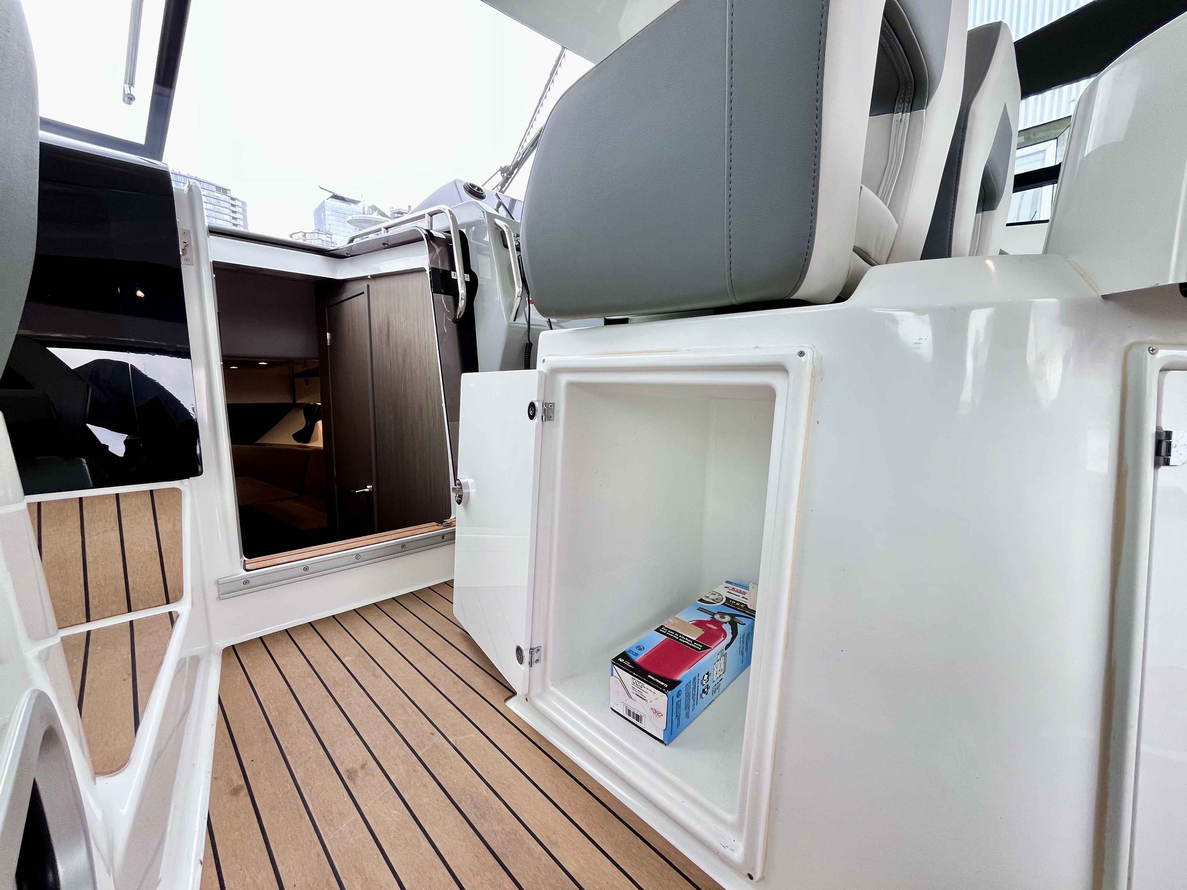 Pre-Owned 2023 Beneteau Gran Turismo 32 for Sale | Vancouver, BC | M&P Yacht Centre