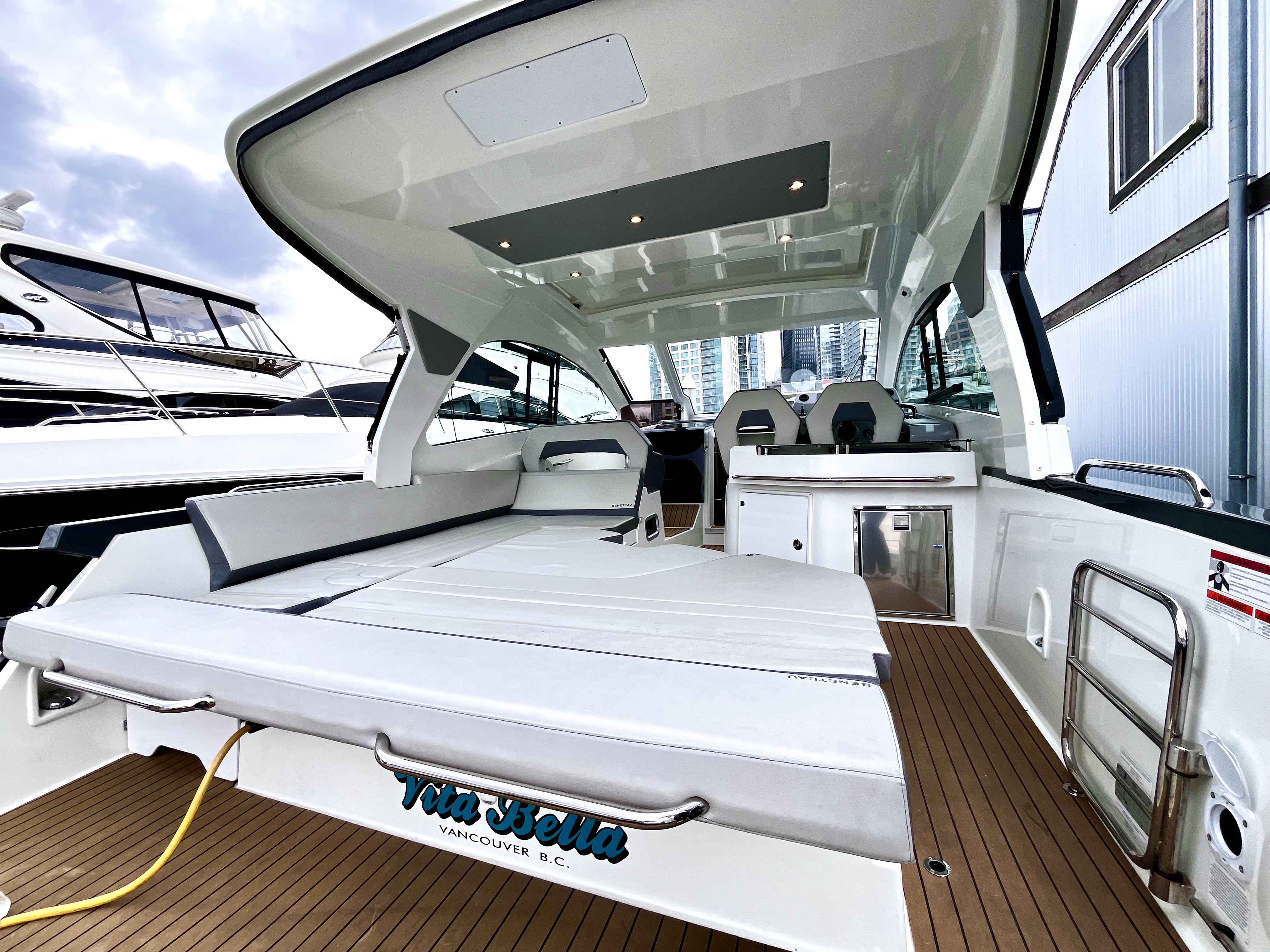 Pre-Owned 2023 Beneteau Gran Turismo 32 for Sale | Vancouver, BC | M&P Yacht Centre