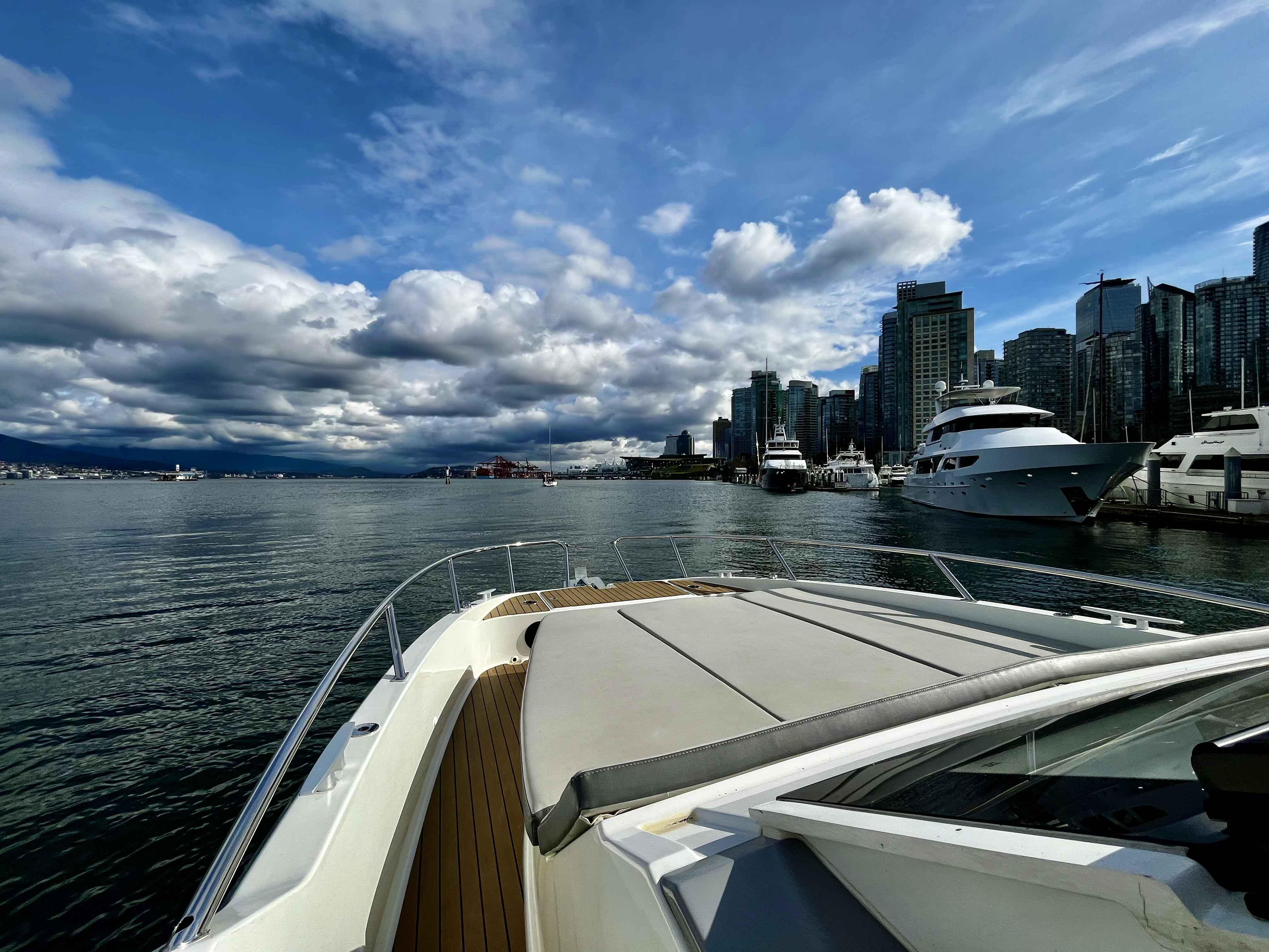 Pre-Owned 2023 Beneteau Gran Turismo 32 for Sale | Vancouver, BC | M&P Yacht Centre