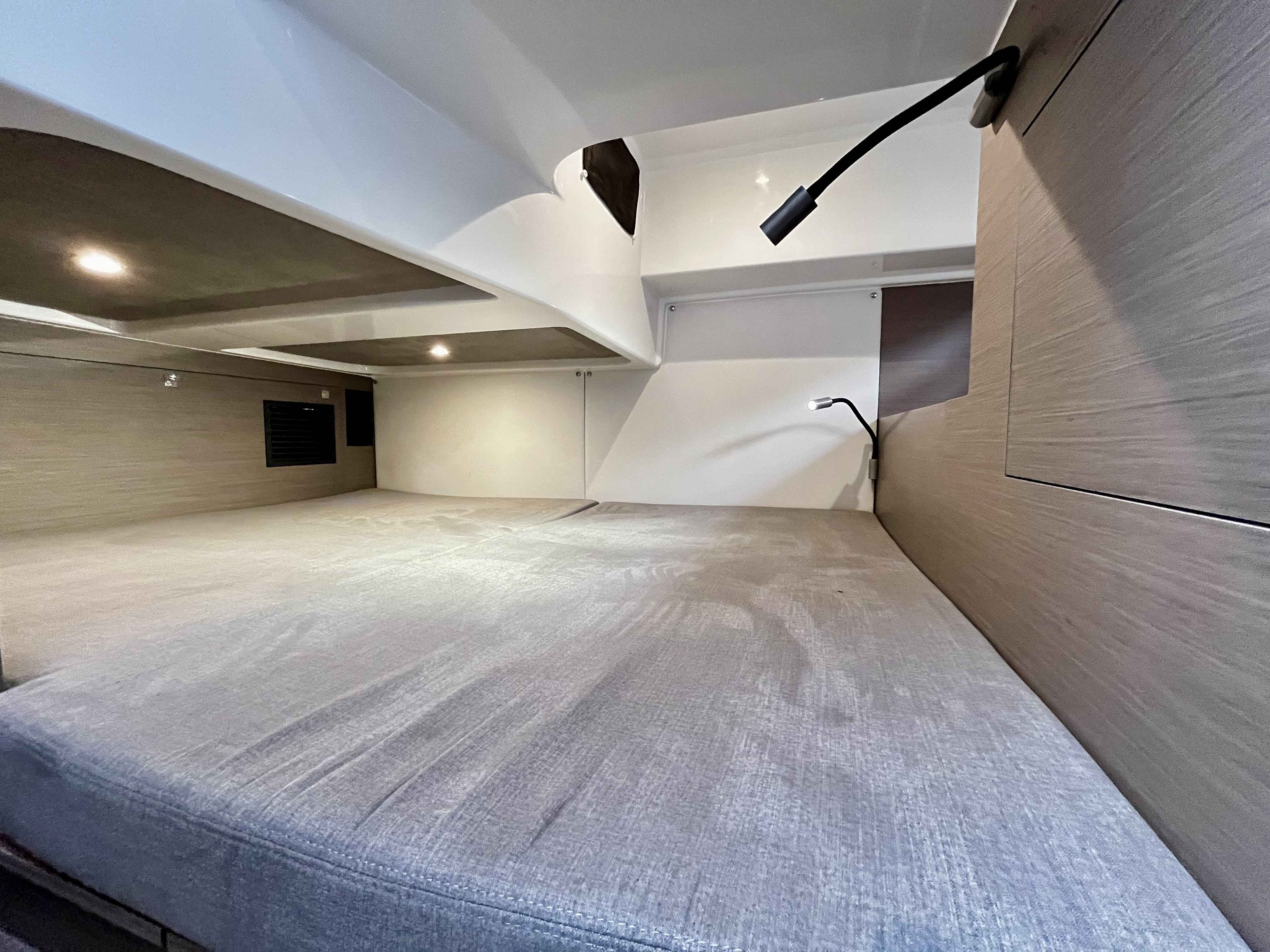 Pre-Owned 2023 Beneteau Gran Turismo 32 for Sale | Vancouver, BC | M&P Yacht Centre