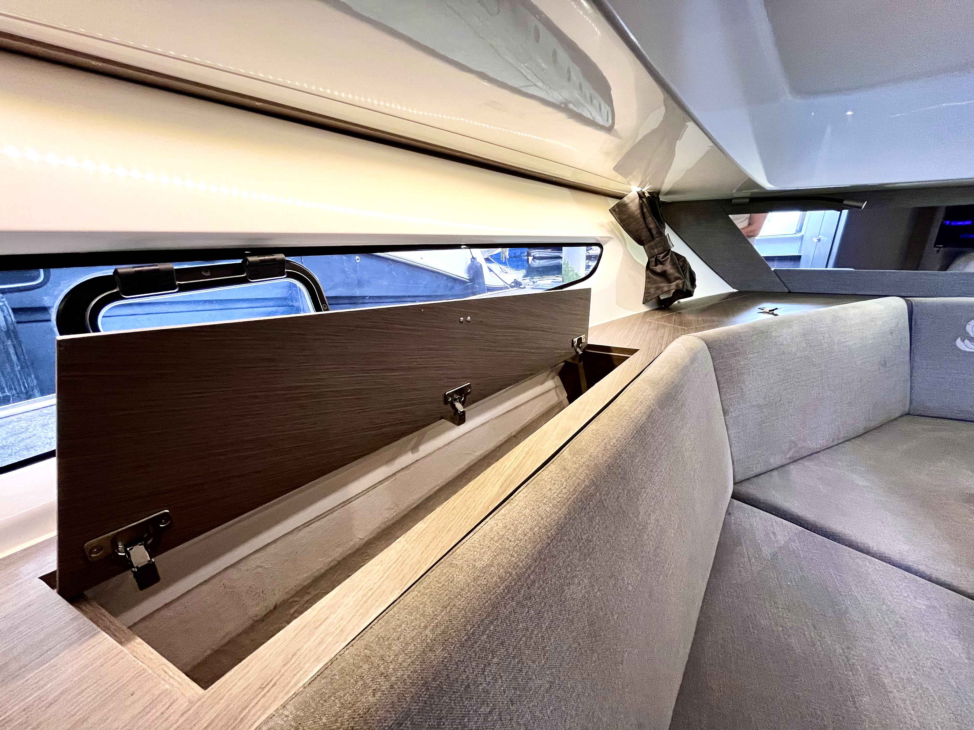 Pre-Owned 2023 Beneteau Gran Turismo 32 for Sale | Vancouver, BC | M&P Yacht Centre