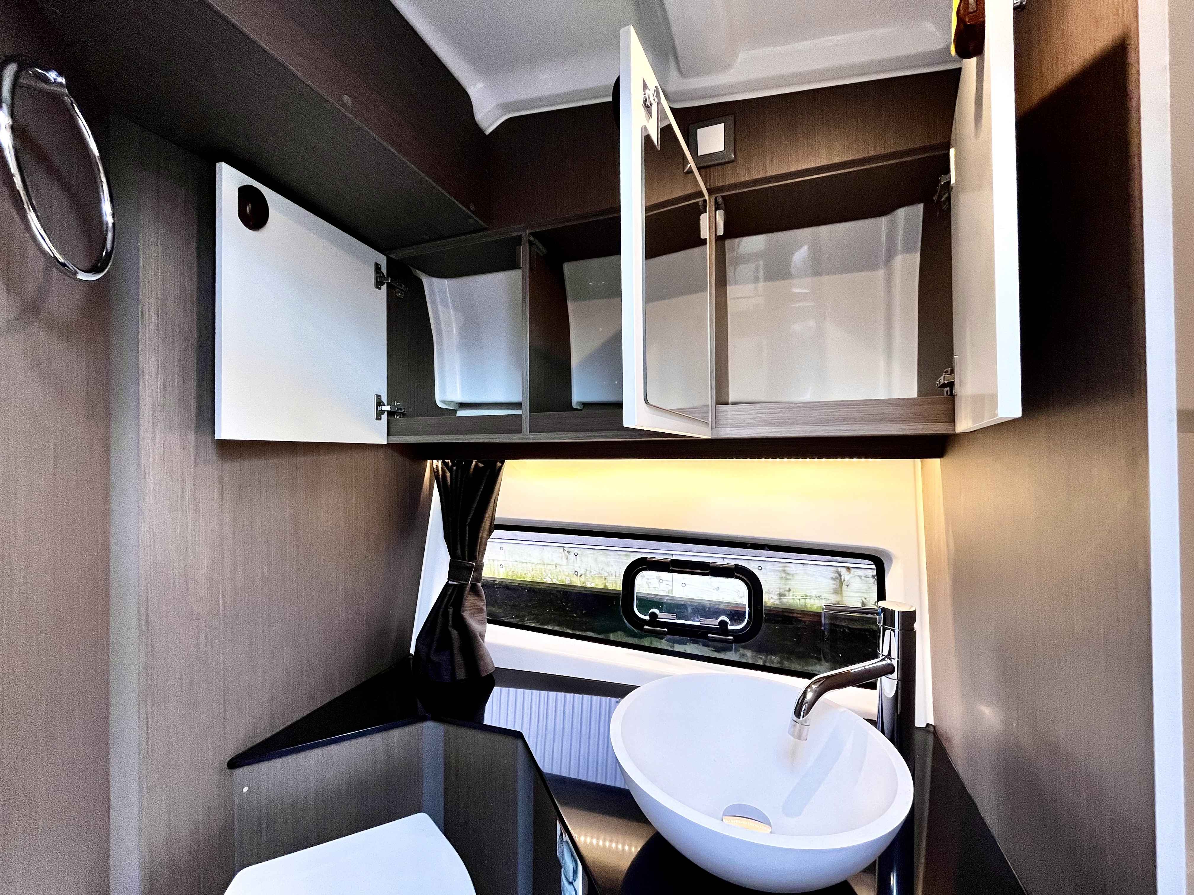 Pre-Owned 2023 Beneteau Gran Turismo 32 for Sale | Vancouver, BC | M&P Yacht Centre