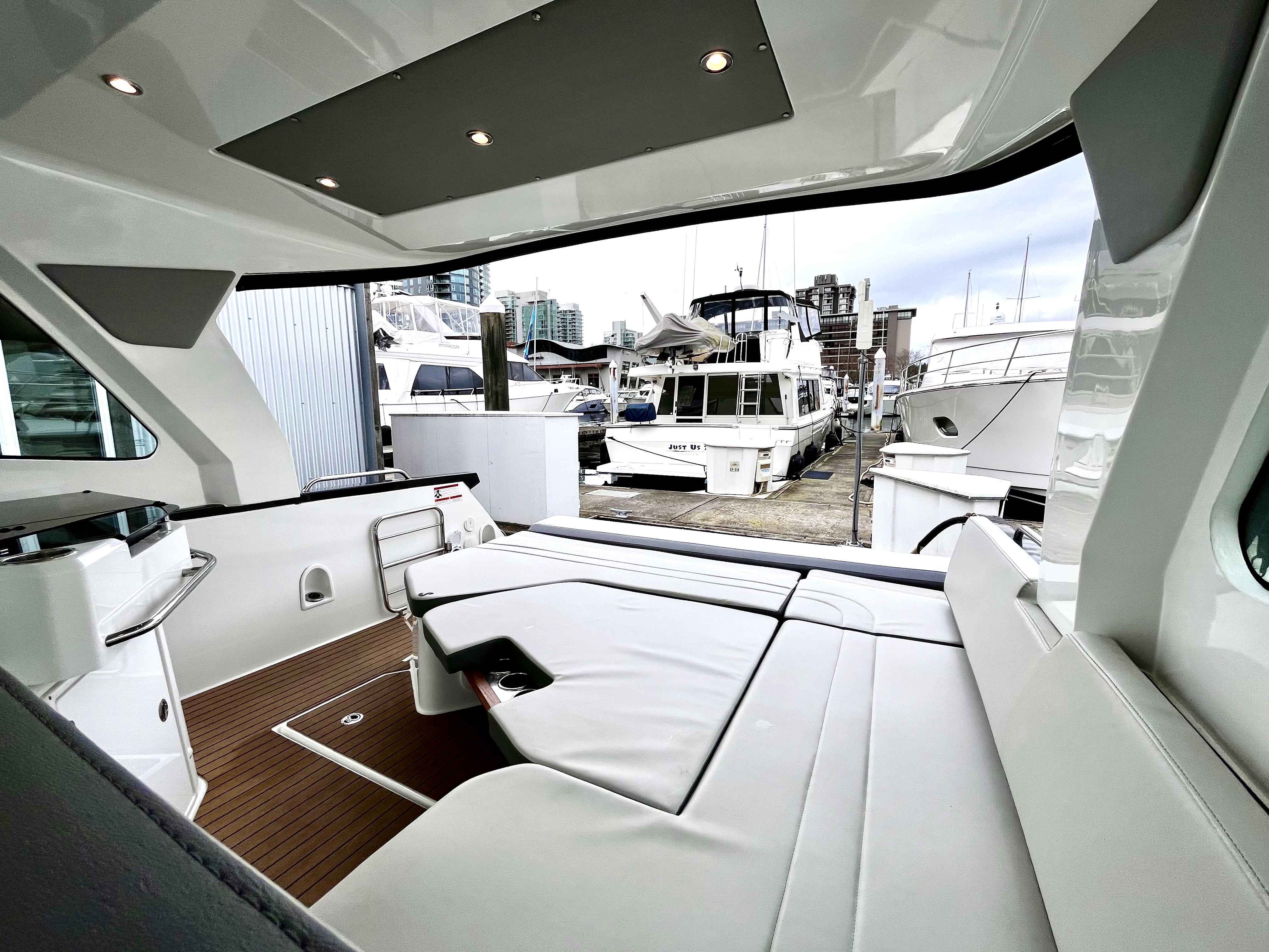 Pre-Owned 2023 Beneteau Gran Turismo 32 for Sale | Vancouver, BC | M&P Yacht Centre