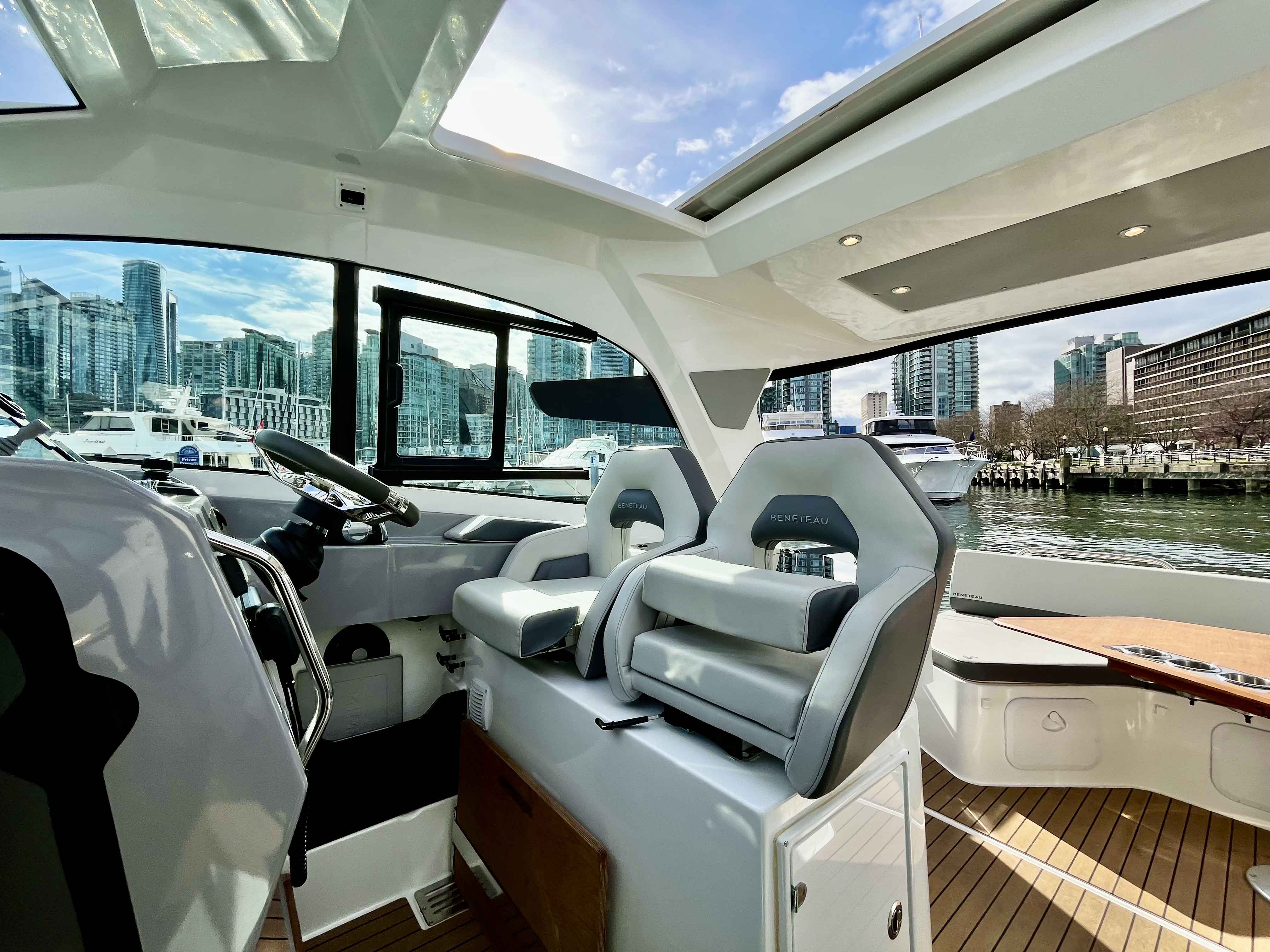 Pre-Owned 2023 Beneteau Gran Turismo 32 for Sale | Vancouver, BC | M&P Yacht Centre