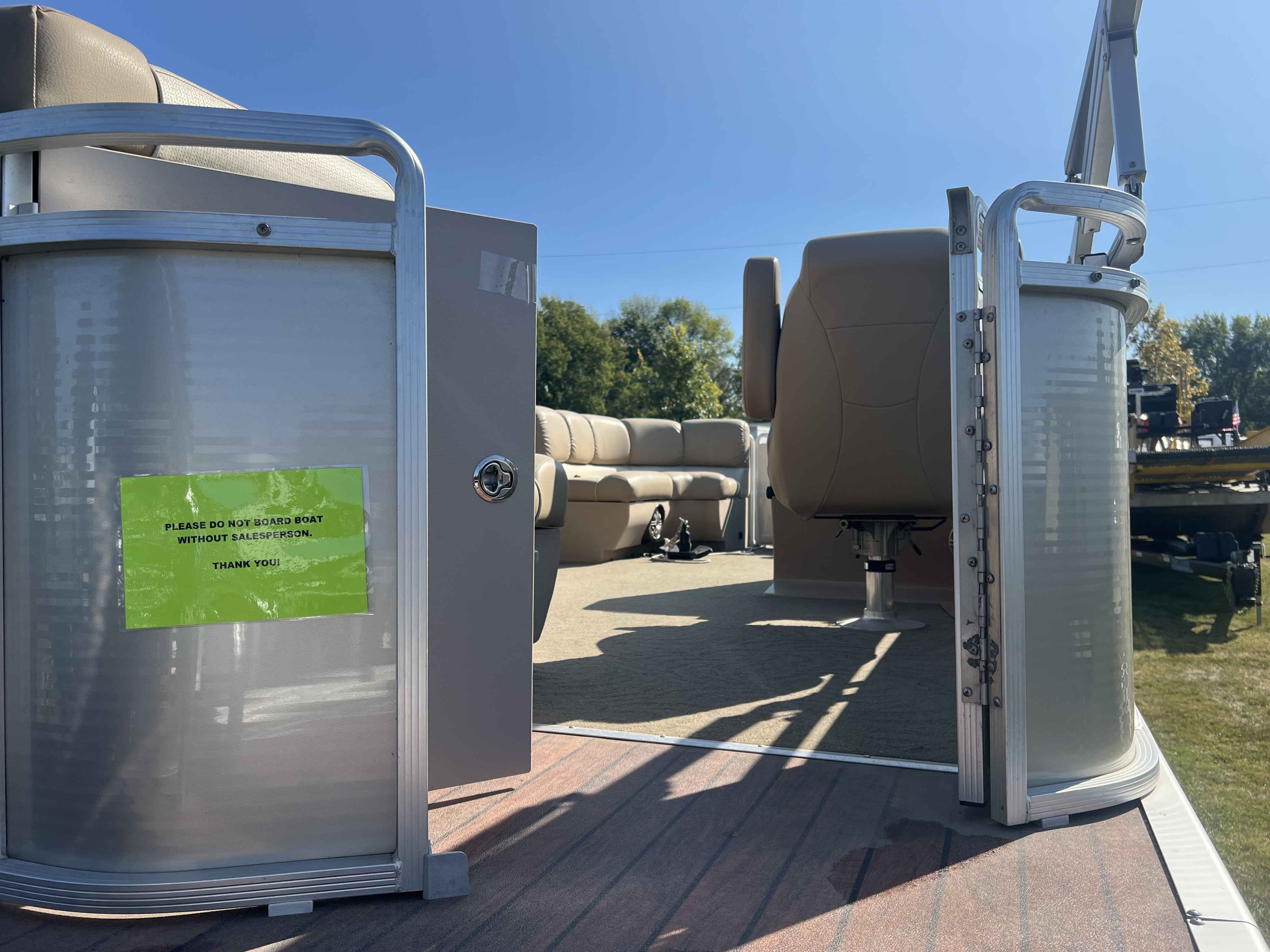 boat-carouselImage-image