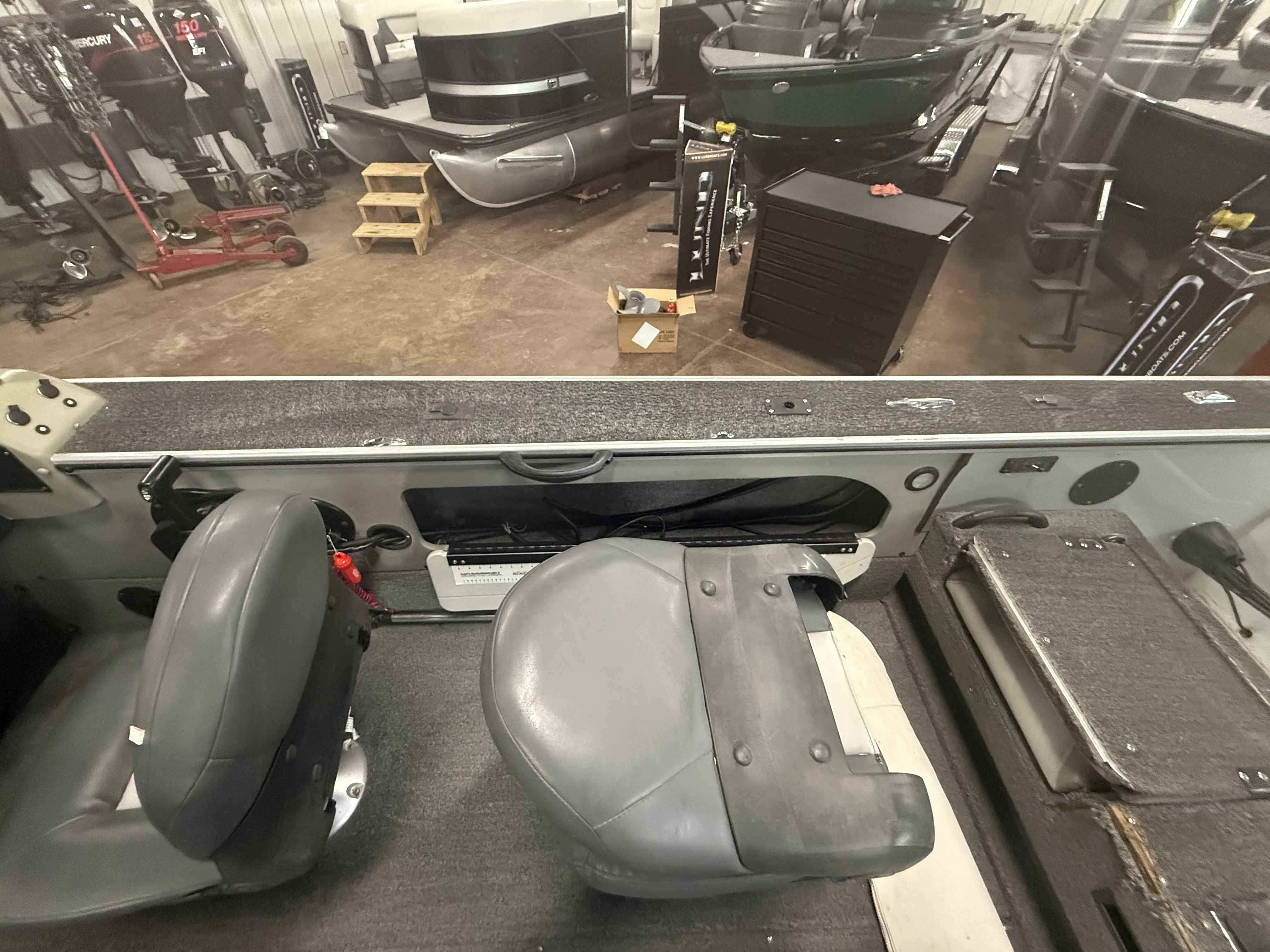 boat-carouselImage-image