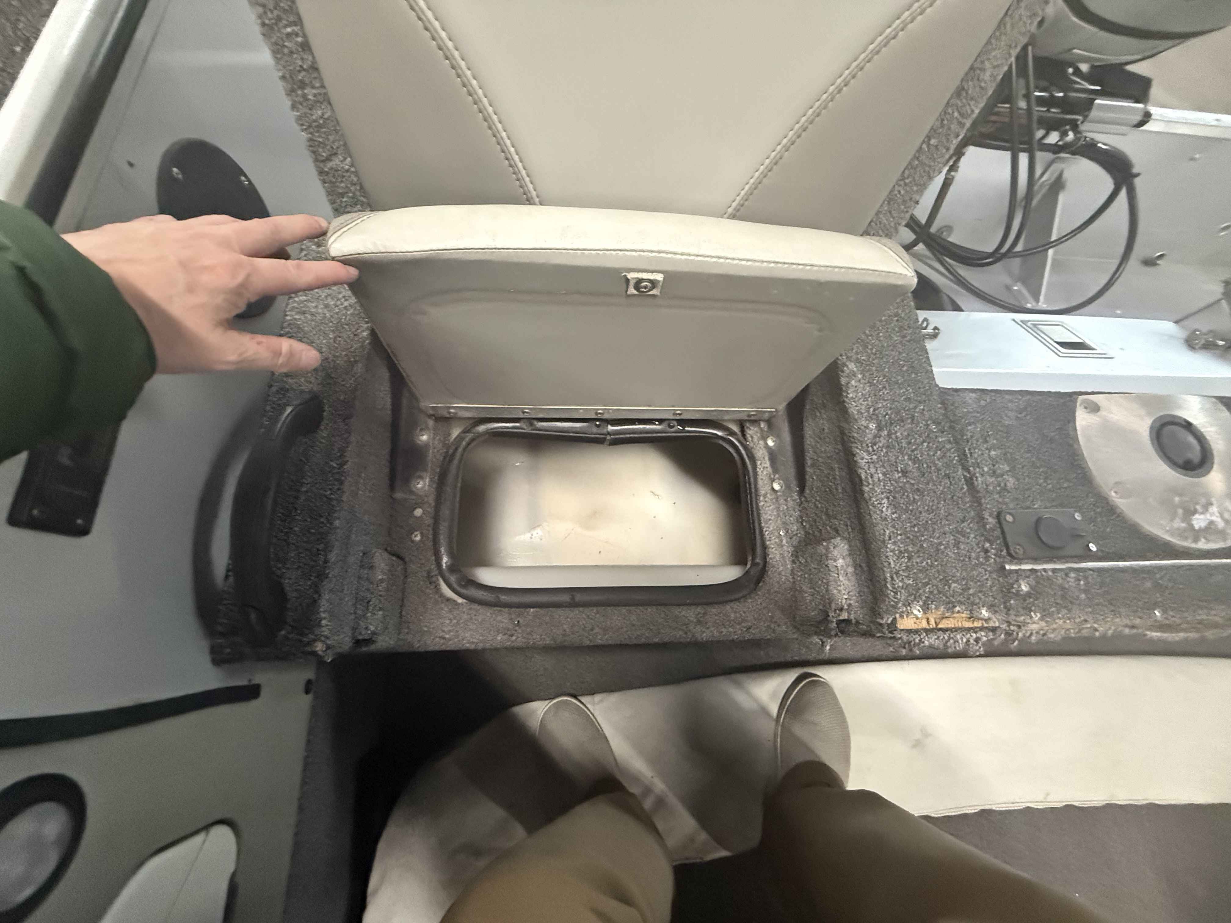 boat-carouselImage-image