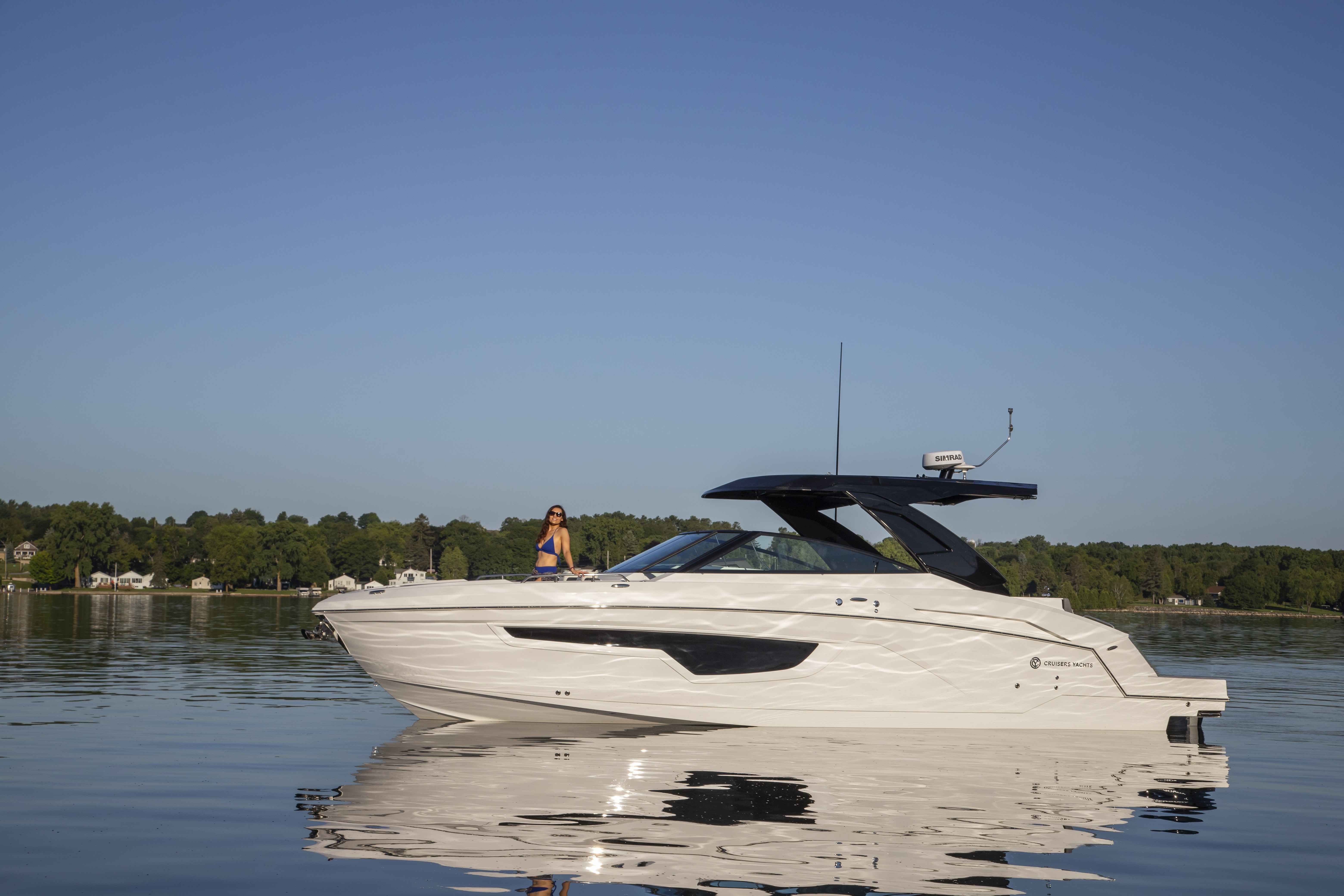 2026 Cruisers Yachts 34 GLS IO