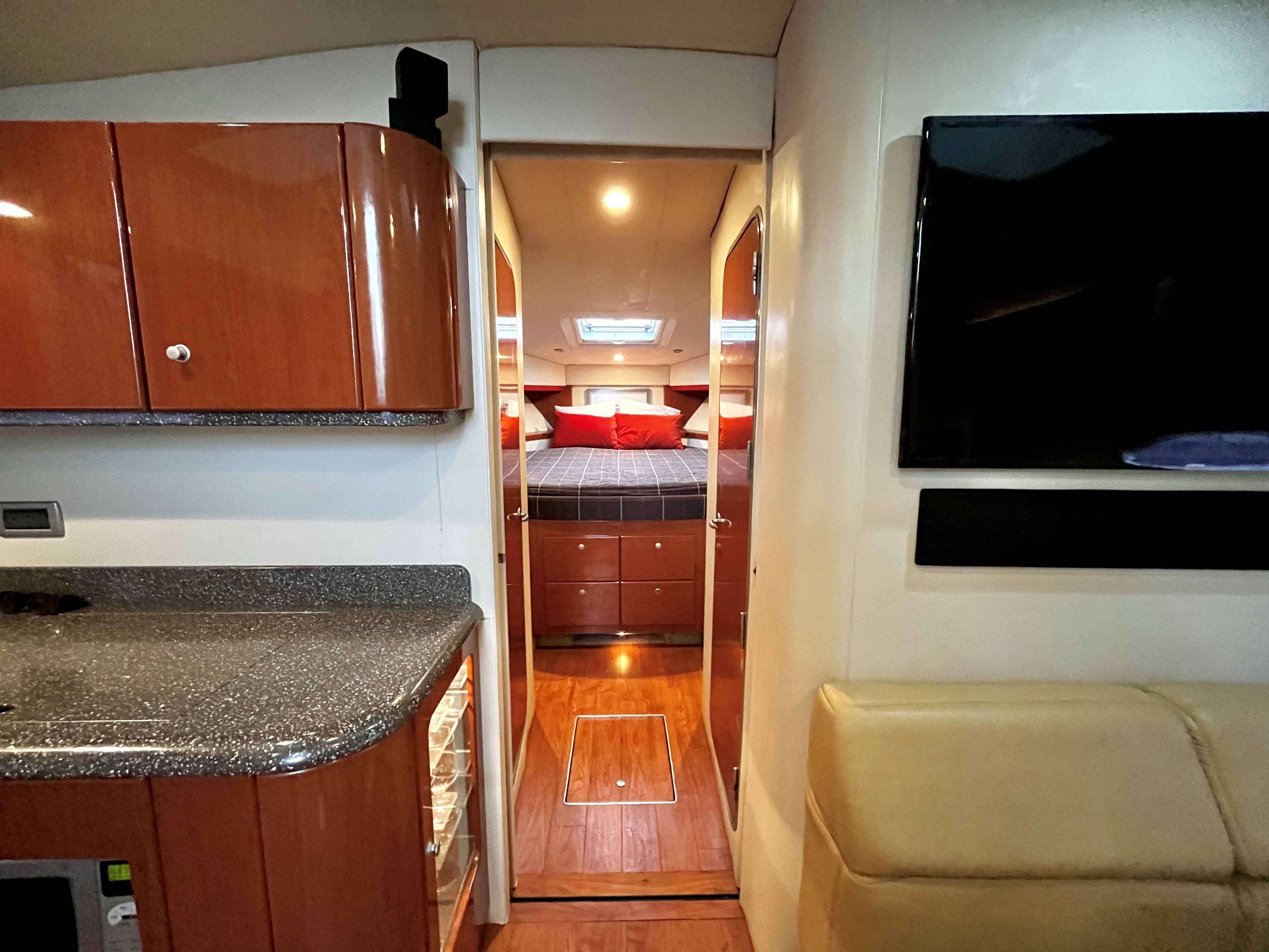 Pre-Owned 2008 Formula 45 Yacht for Sale | Vancouver, BC | M&P Yacht Centre | 65dd3a441a2242300b02e968