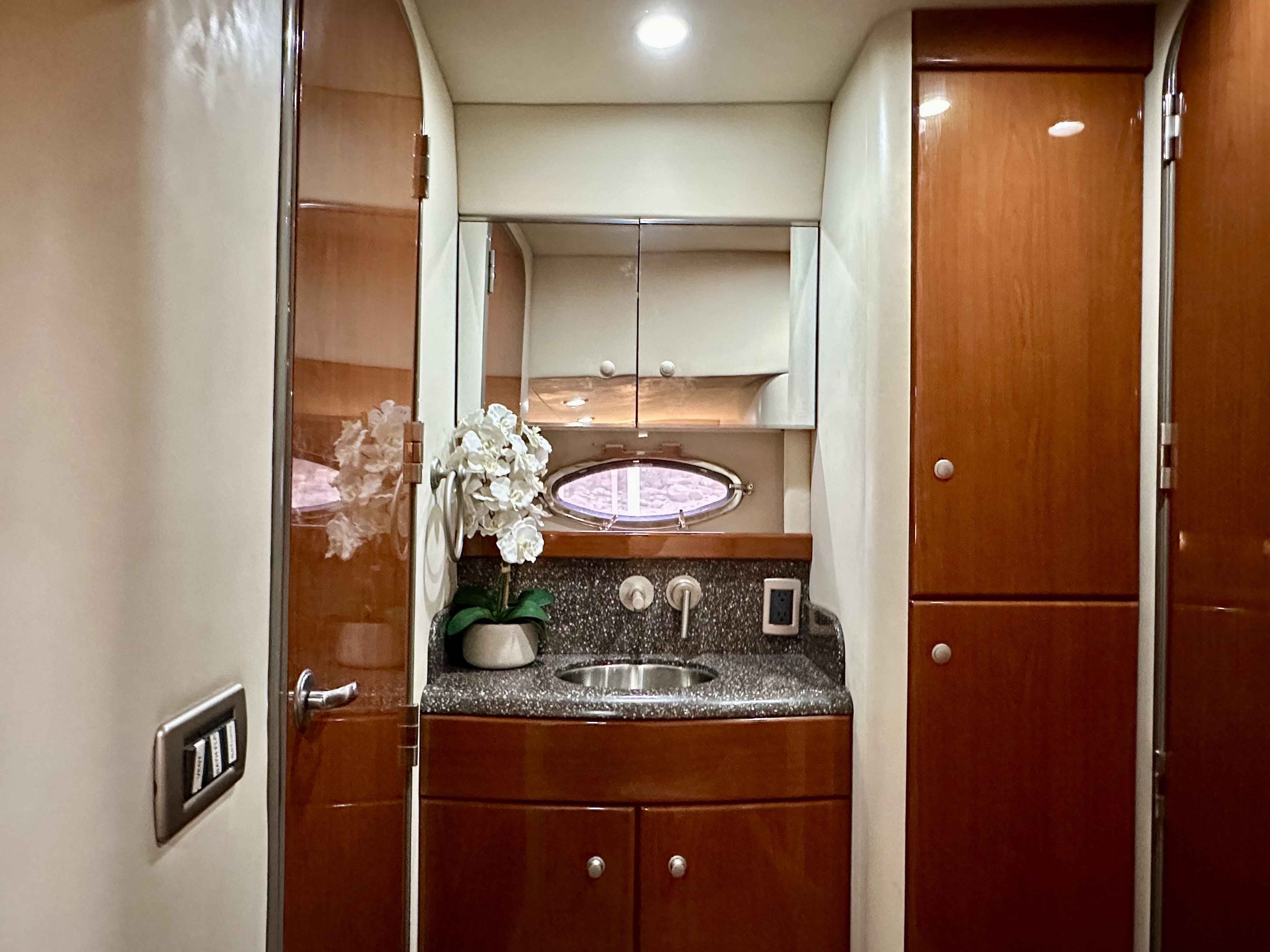 Pre-Owned 2008 Formula 45 Yacht for Sale | Vancouver, BC | M&P Yacht Centre | 65dd3a441a2242300b02e968