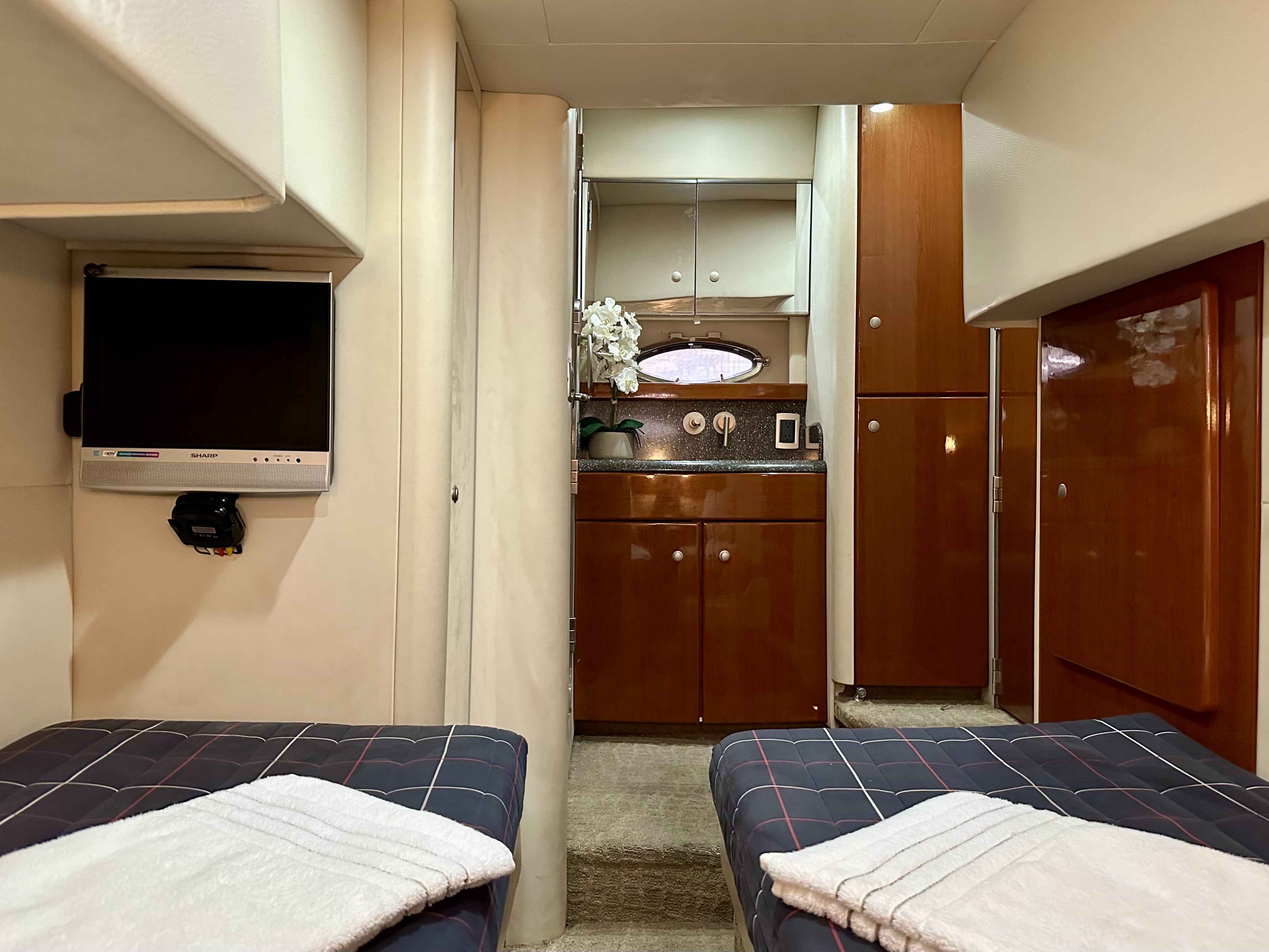 Pre-Owned 2008 Formula 45 Yacht for Sale | Vancouver, BC | M&P Yacht Centre | 65dd3a441a2242300b02e968