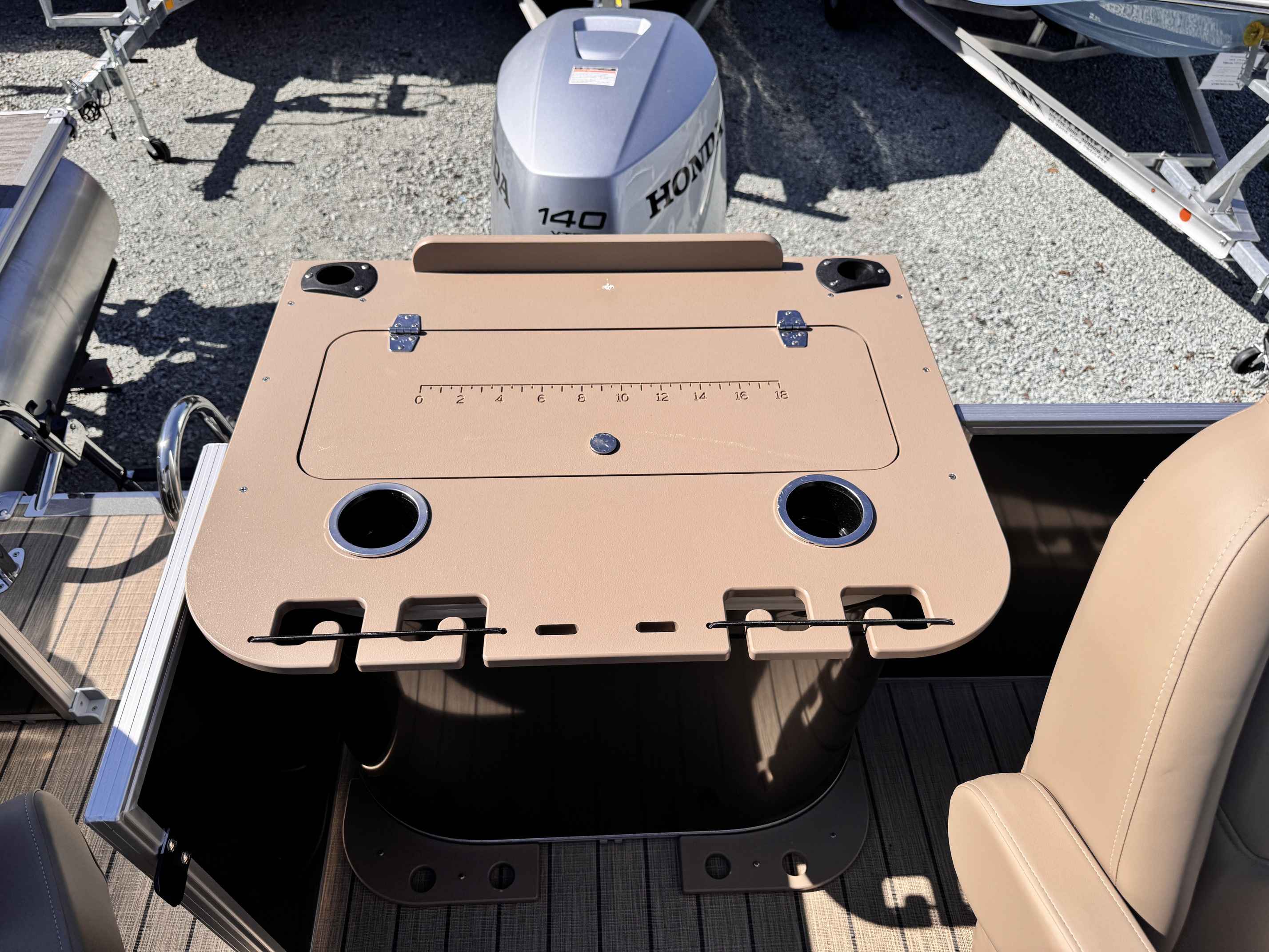 2026 Sylvan 8522 Party Fish-9