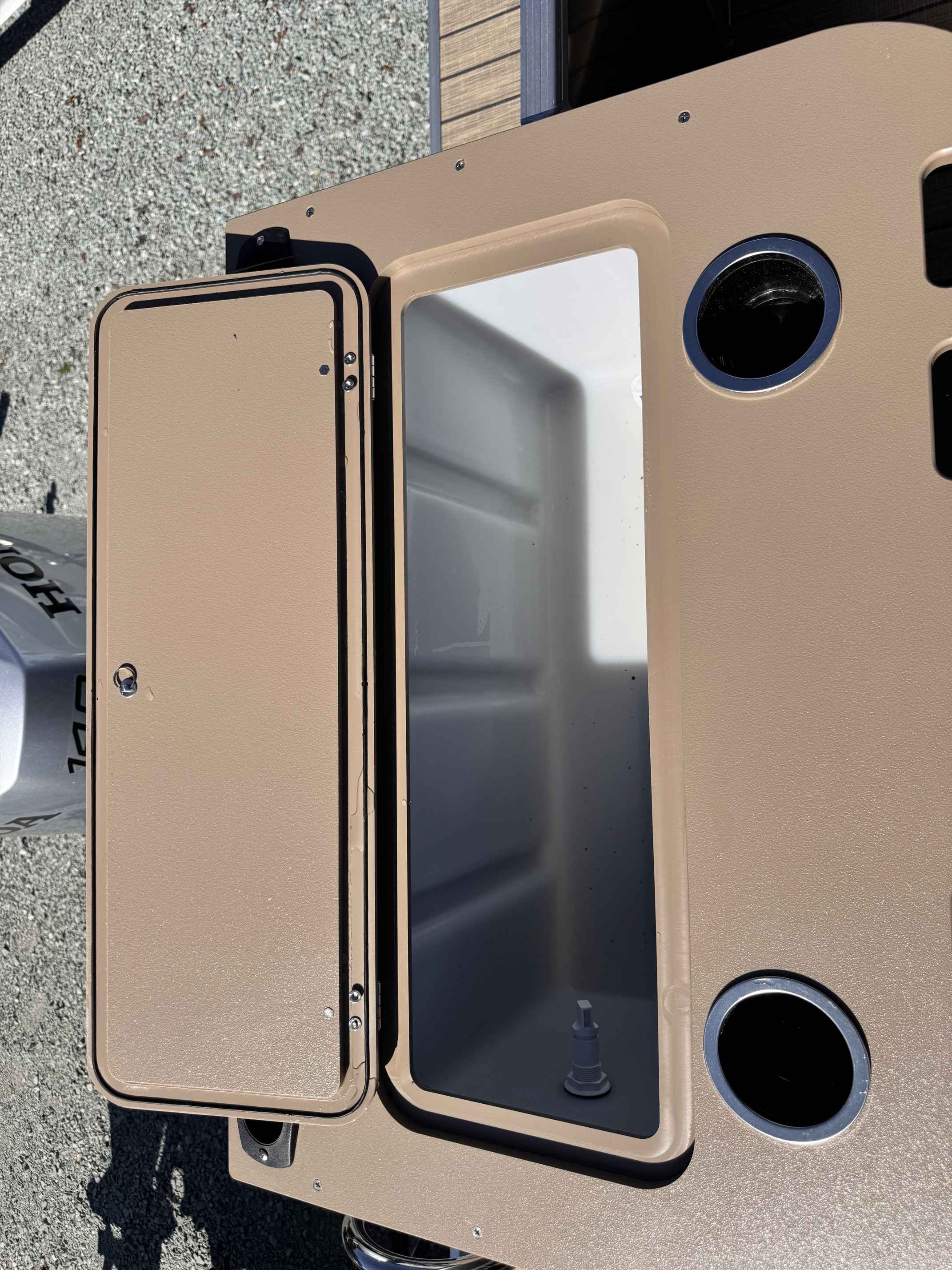 2026 Sylvan 8522 Party Fish-10