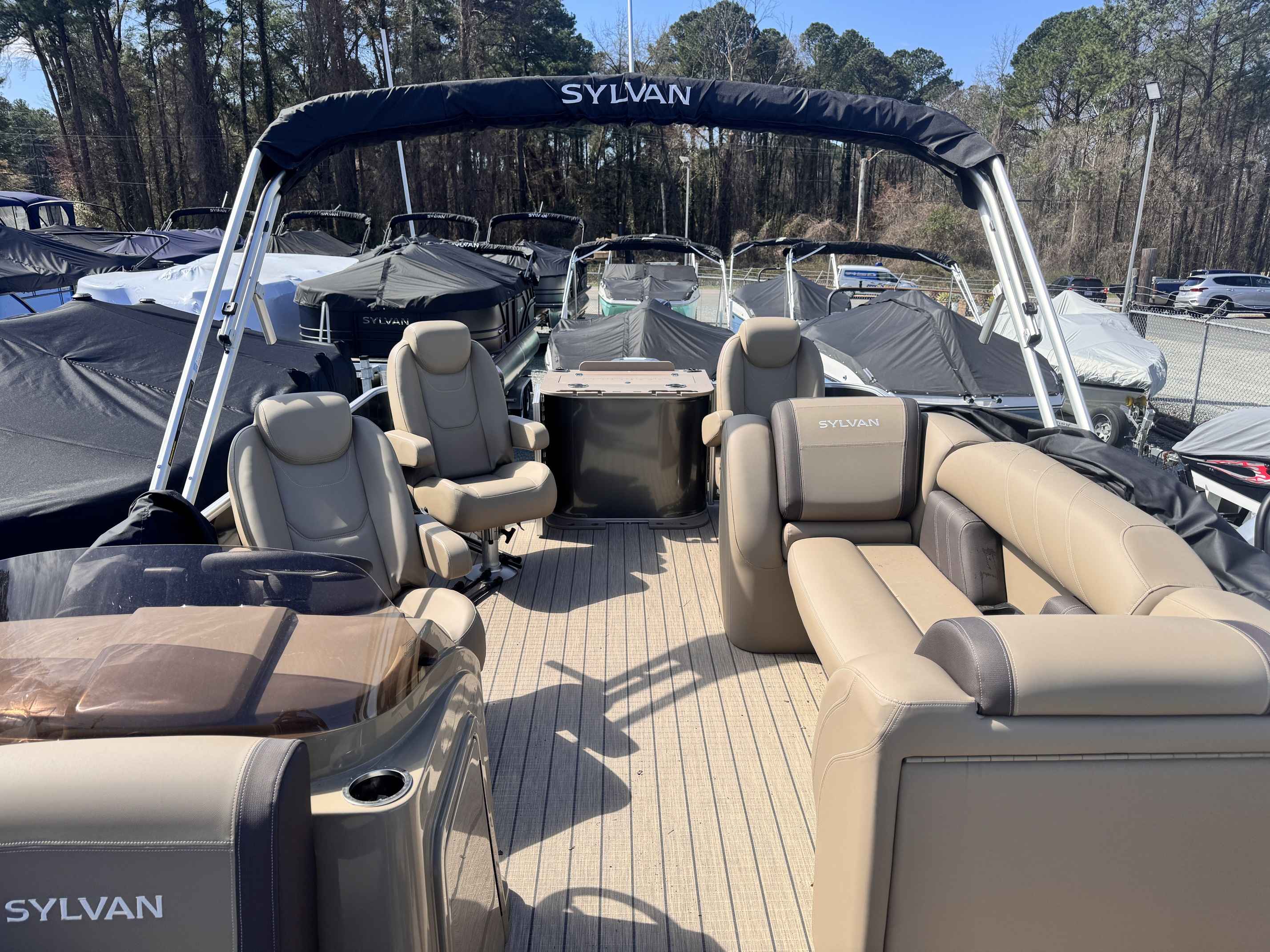 2026 Sylvan 8522 Party Fish-5