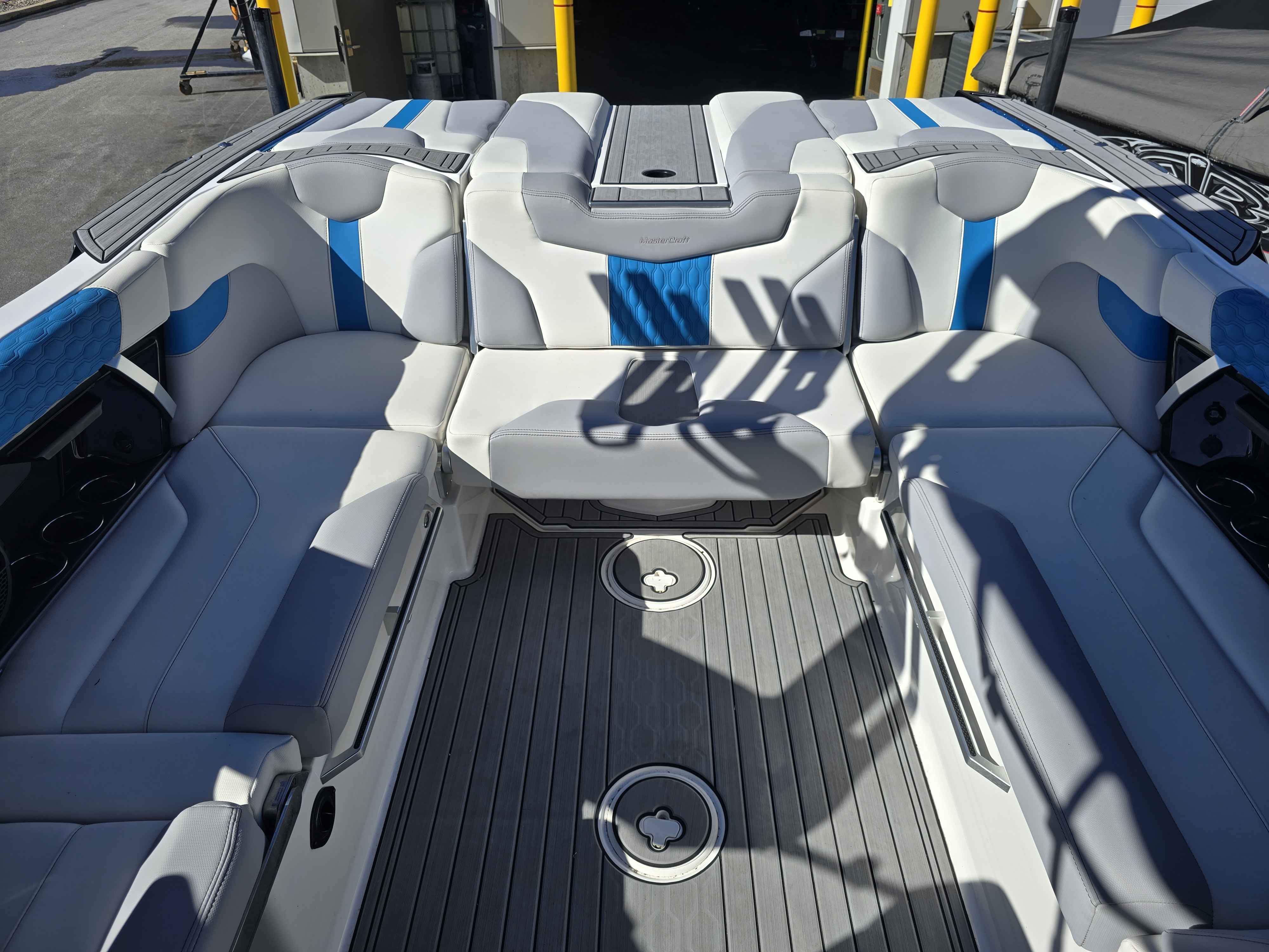 2022 Mastercraft XT24-8