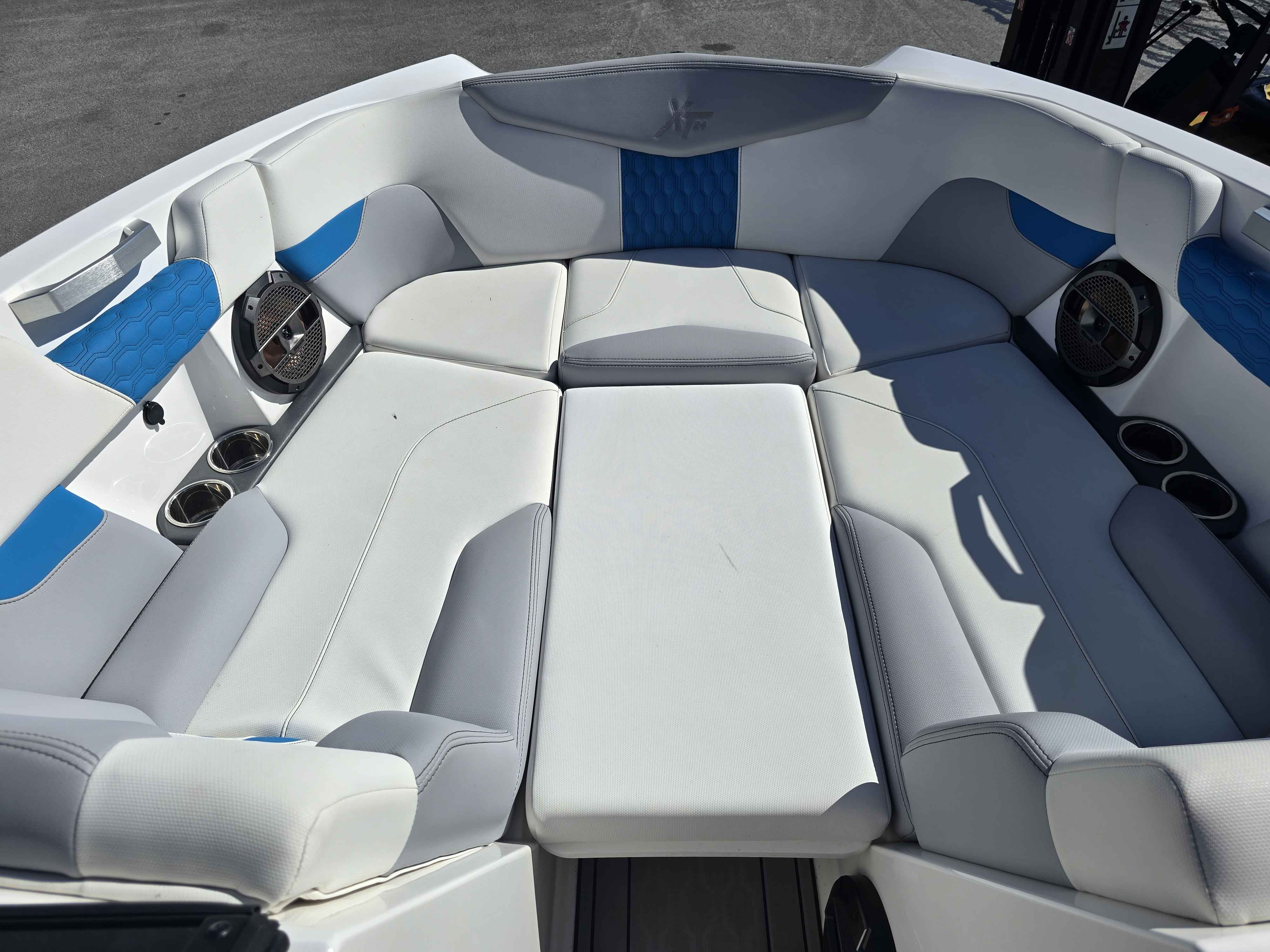 2022 Mastercraft XT24-12