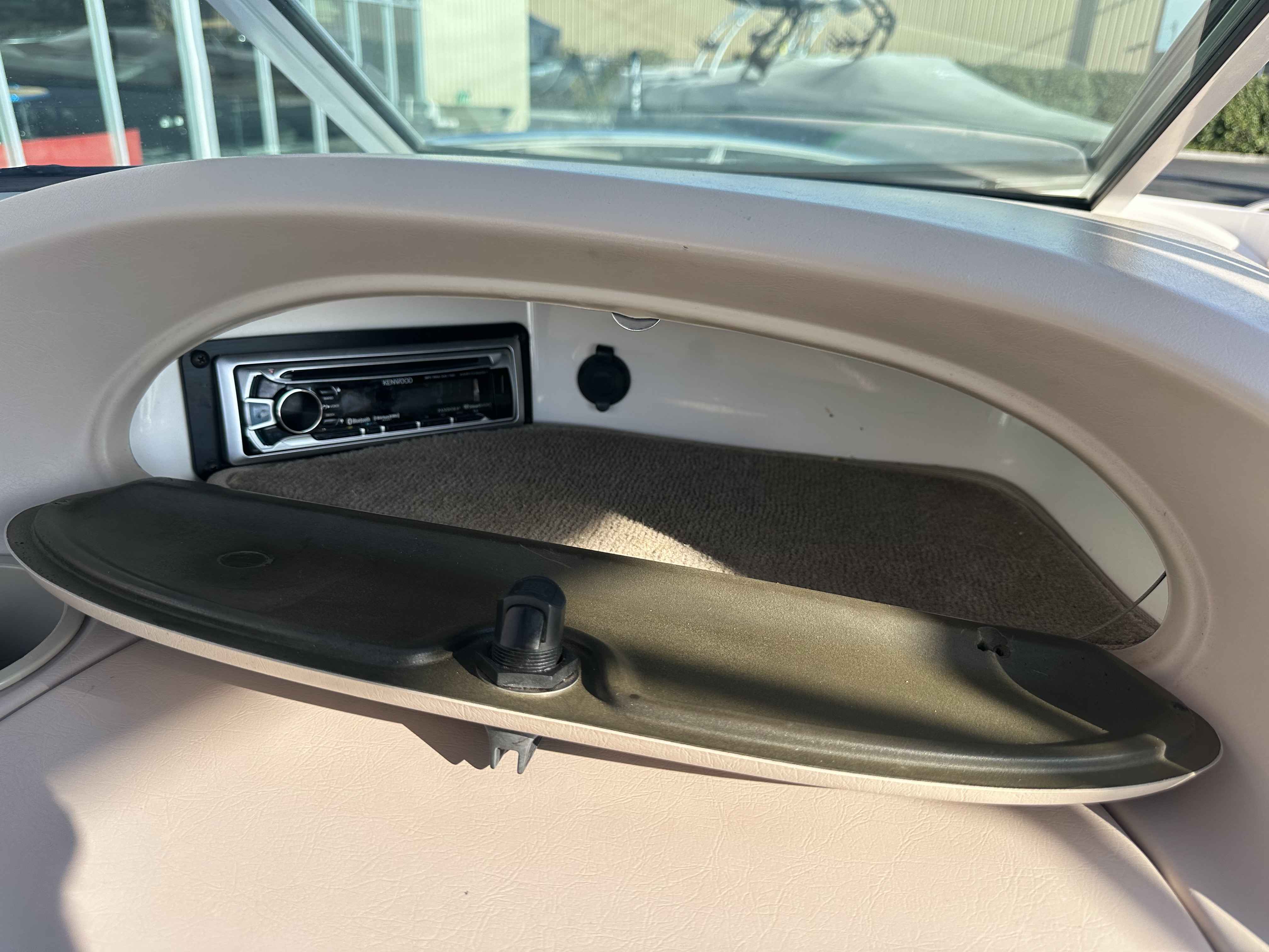 2000 Chaparral 216 SSi-19